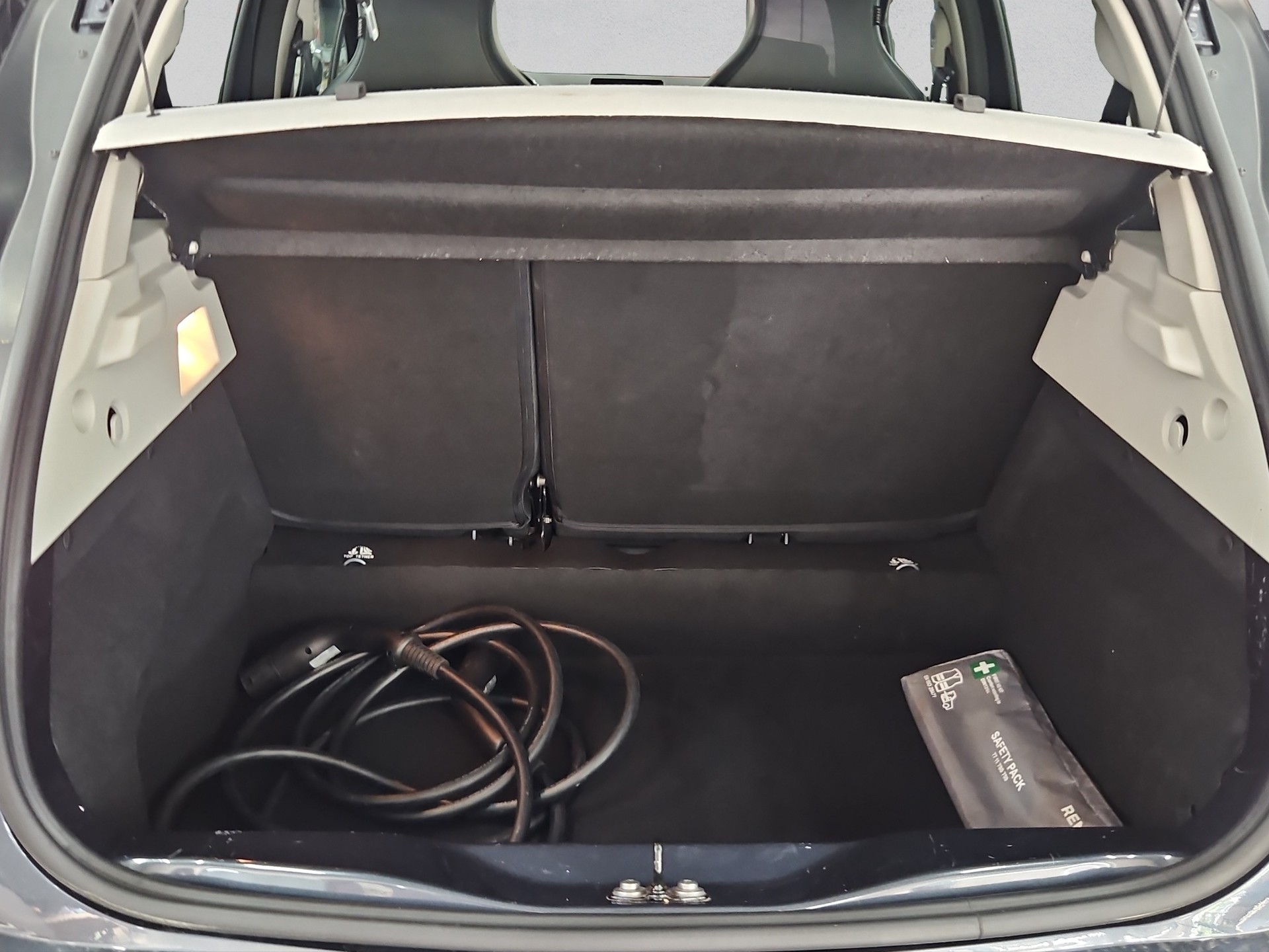 RENAULT Zoe Intens R135 (incl. Batterie)-image-15