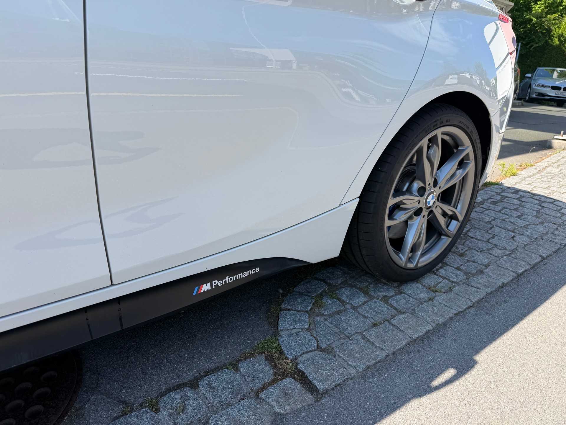 BMW M135i xDrive Steptronic-image-5
