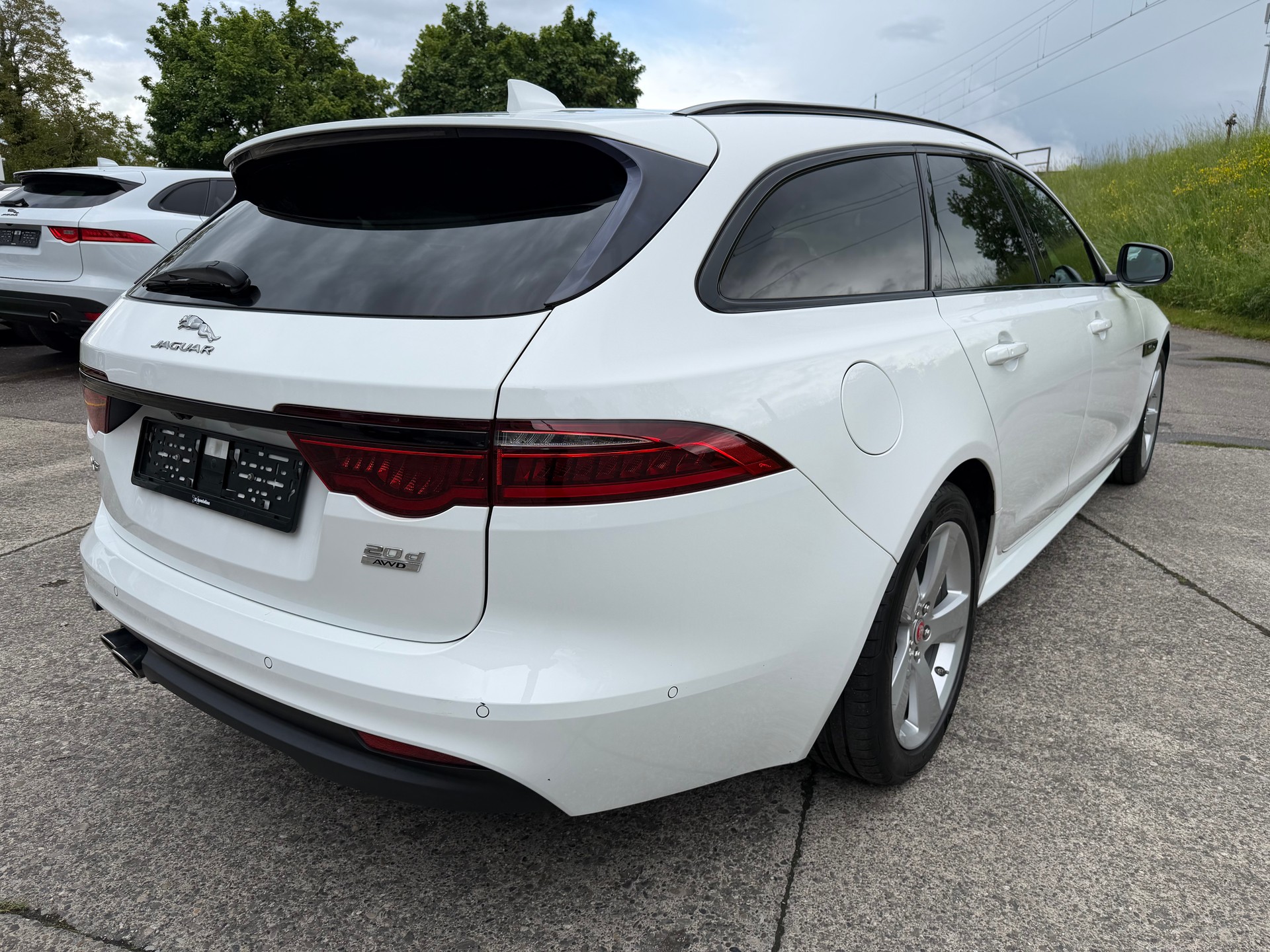 JAGUAR Sportbracke 2.0D R-Sport-image-4