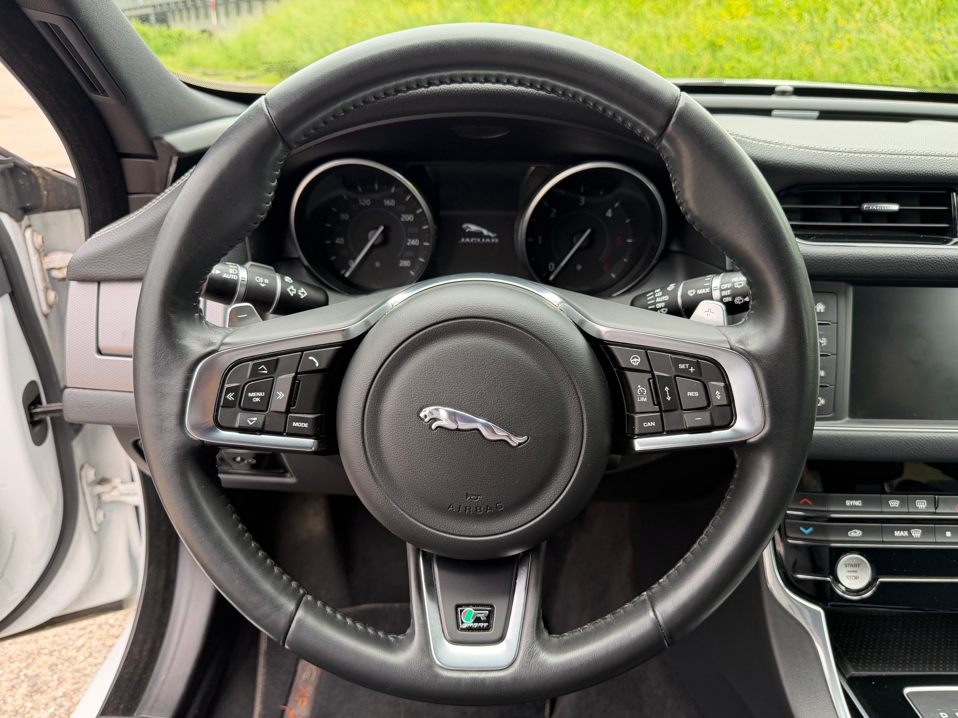 JAGUAR Sportbracke 2.0D R-Sport-image-10