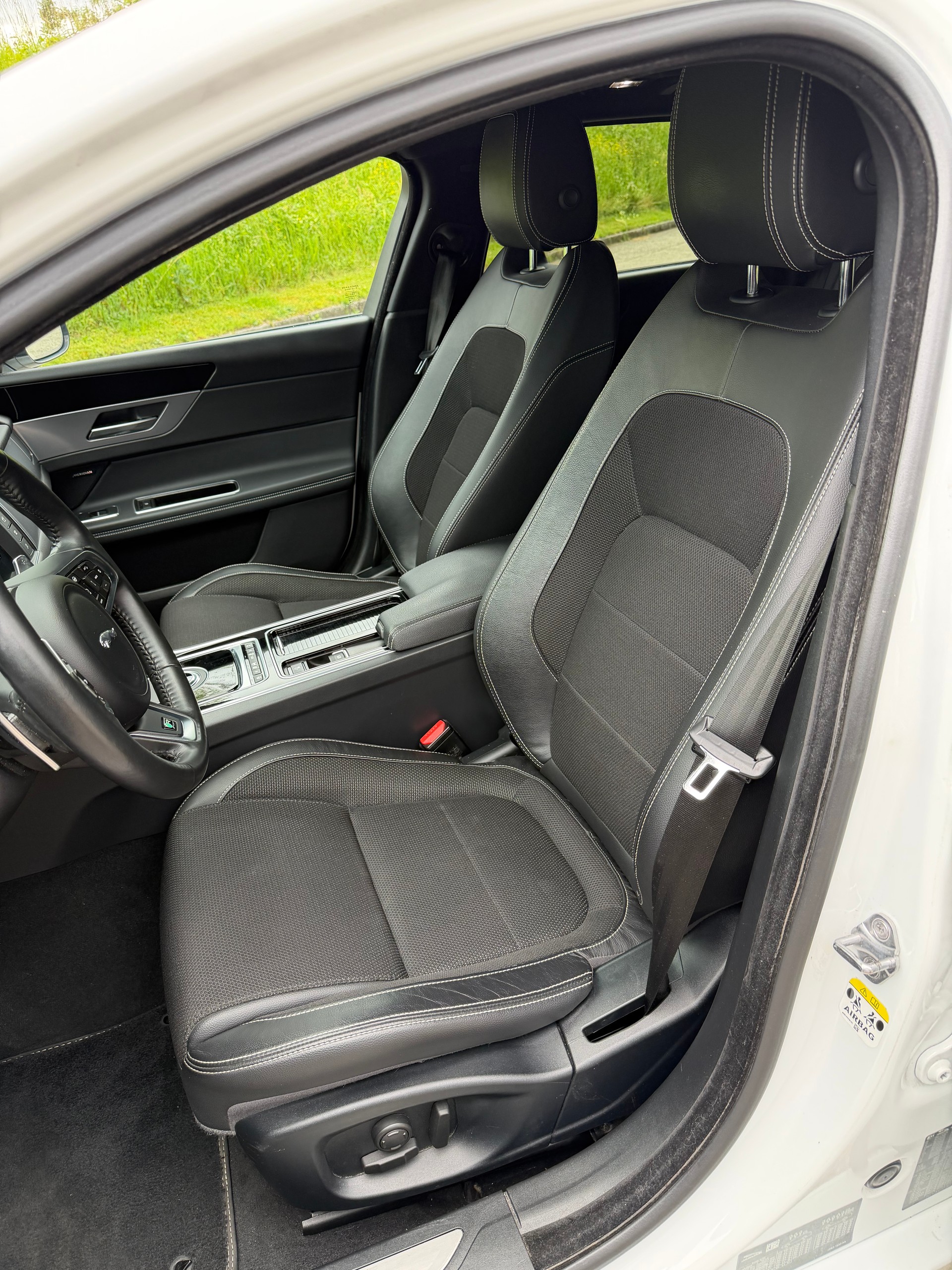 JAGUAR Sportbracke 2.0D R-Sport-image-9