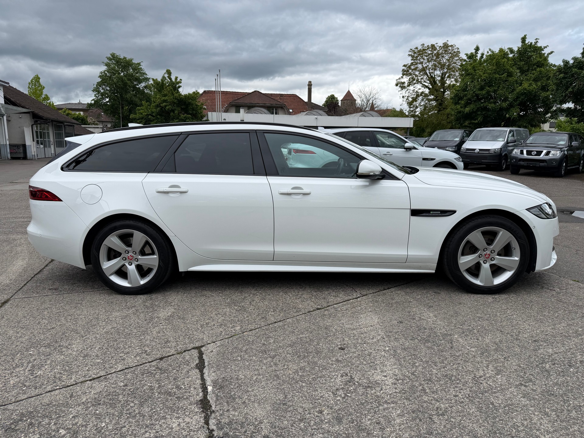 JAGUAR Sportbracke 2.0D R-Sport-image-5