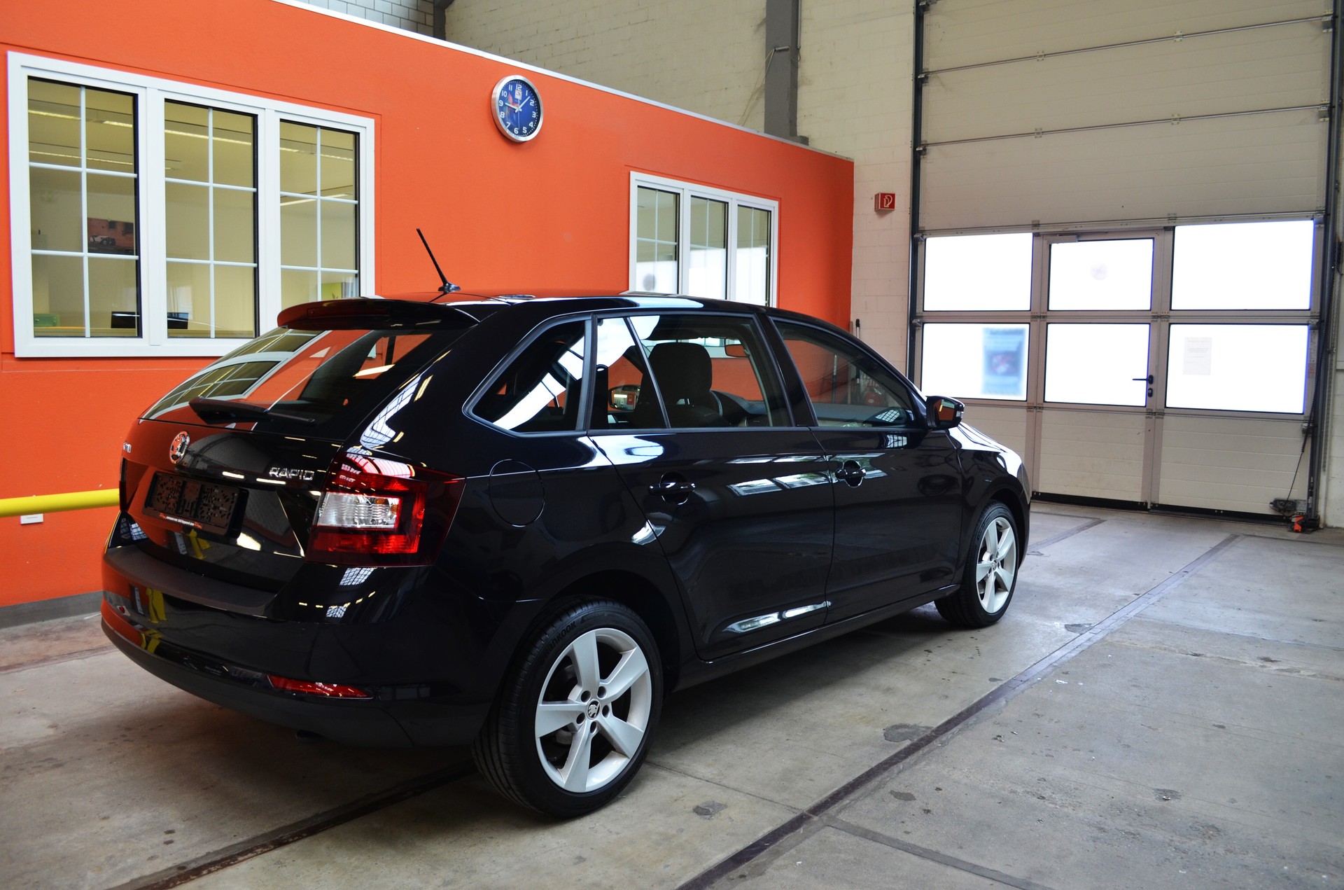 SKODA Rapid Spaceback 1.4 TSI Ambition DSG-image-4