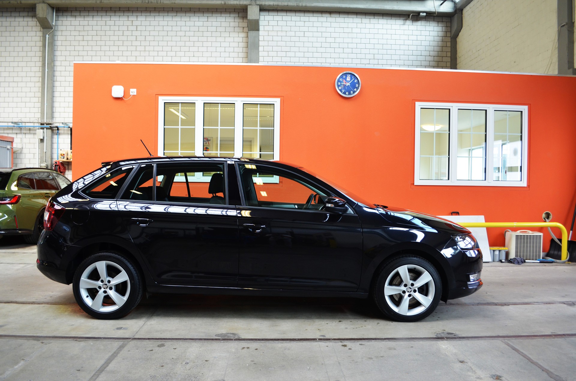 SKODA Rapid Spaceback 1.4 TSI Ambition DSG-image-3