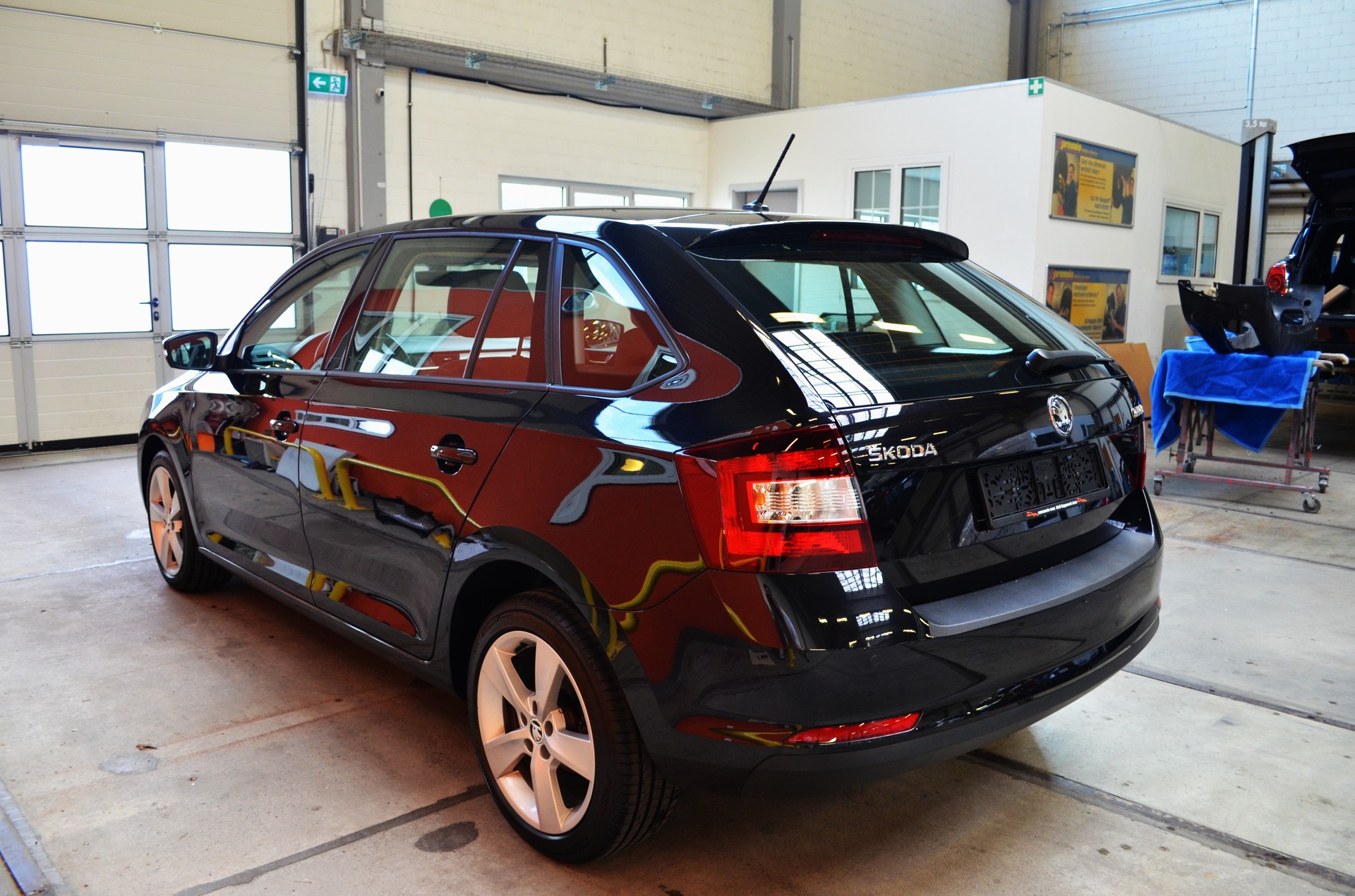 SKODA Rapid Spaceback 1.4 TSI Ambition DSG-image-6