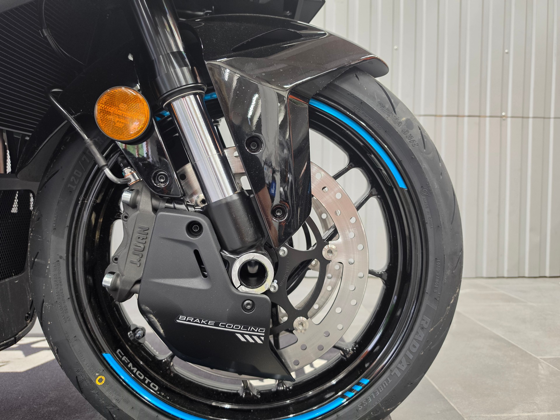 CF MOTO 675 SR-R (35 kW)-image-3