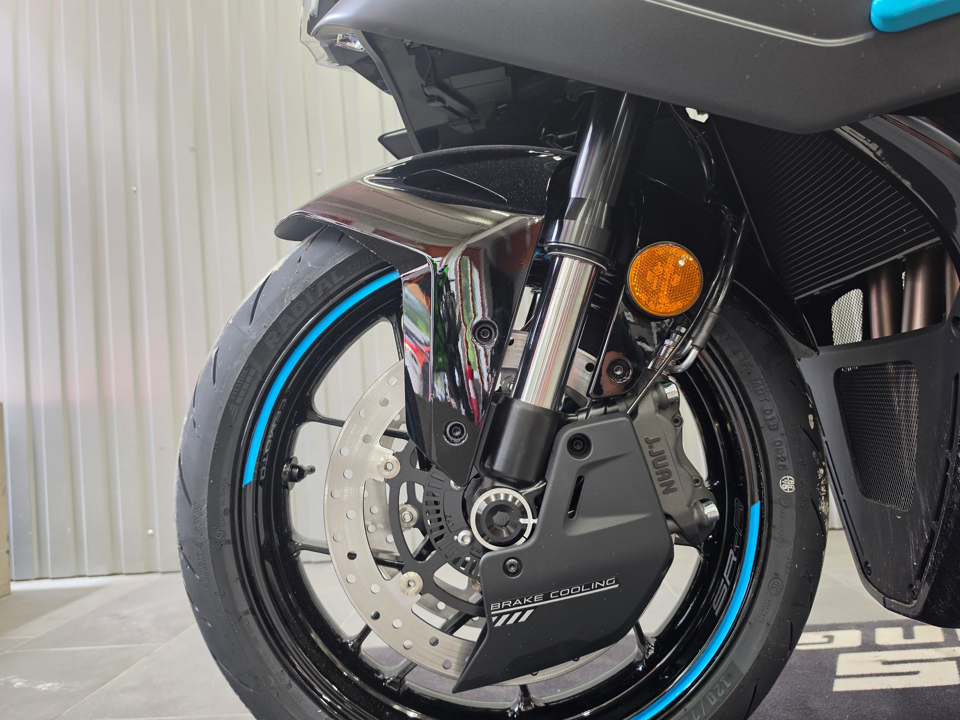 CF MOTO 675 SR-R (35 kW)-image-10
