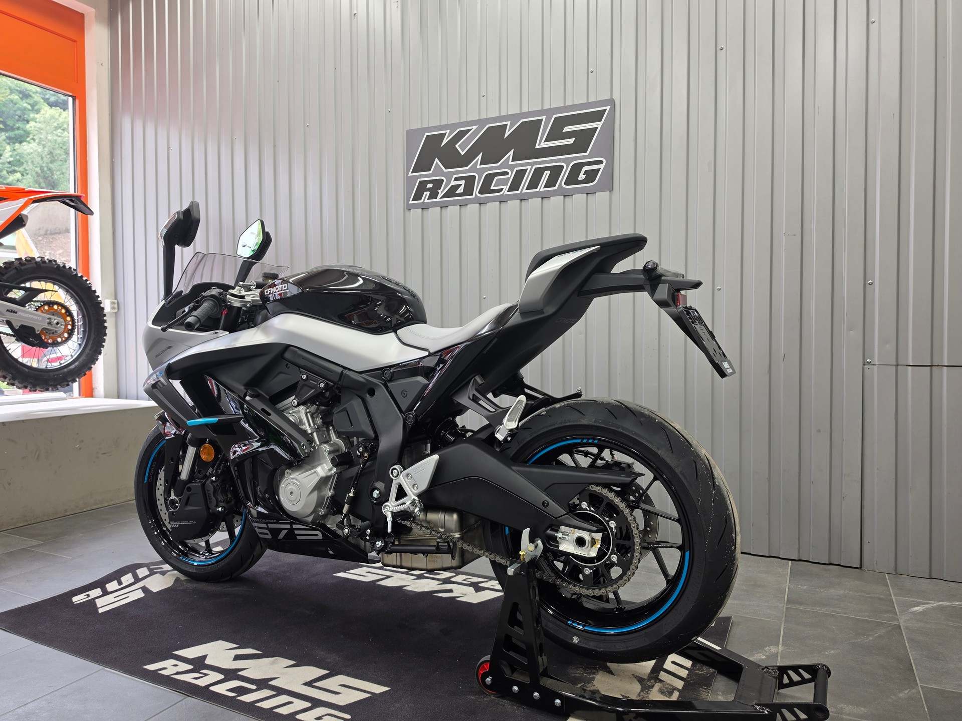 CF MOTO 675 SR-R (35 kW)-image-8