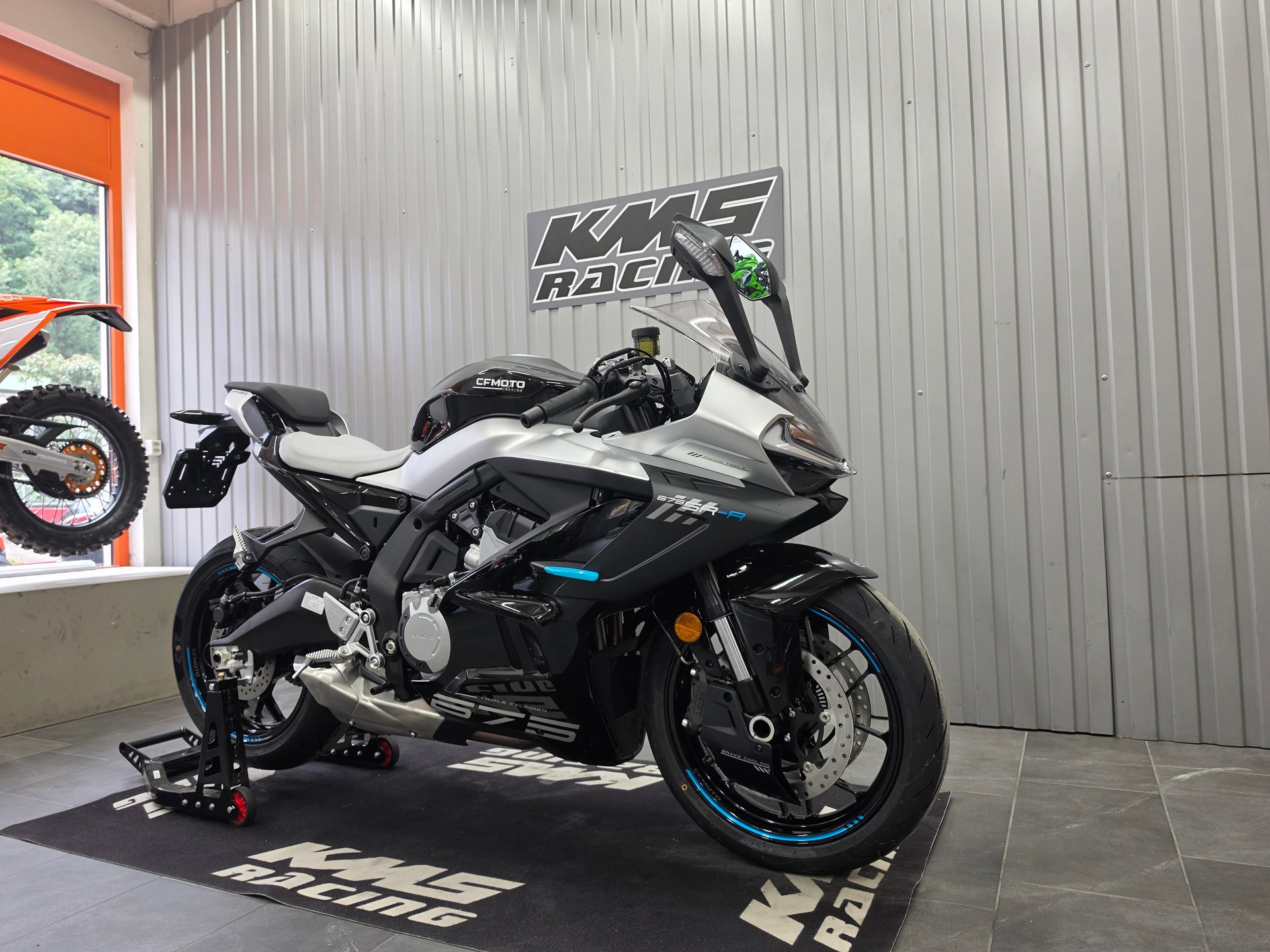 CF MOTO 675 SR-R (35 kW)-image-2