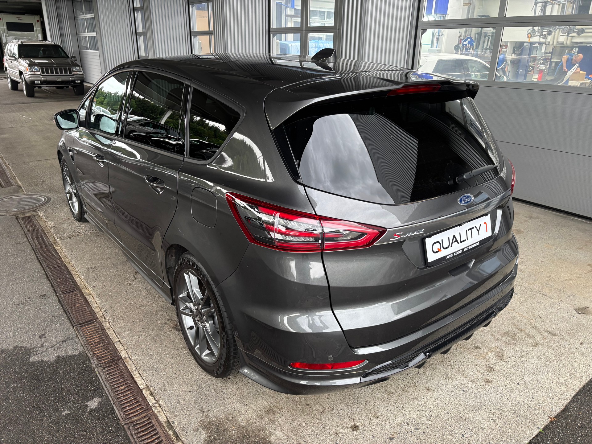 FORD S-Max 2.5 FHEV ST-Line-showroom-element-2