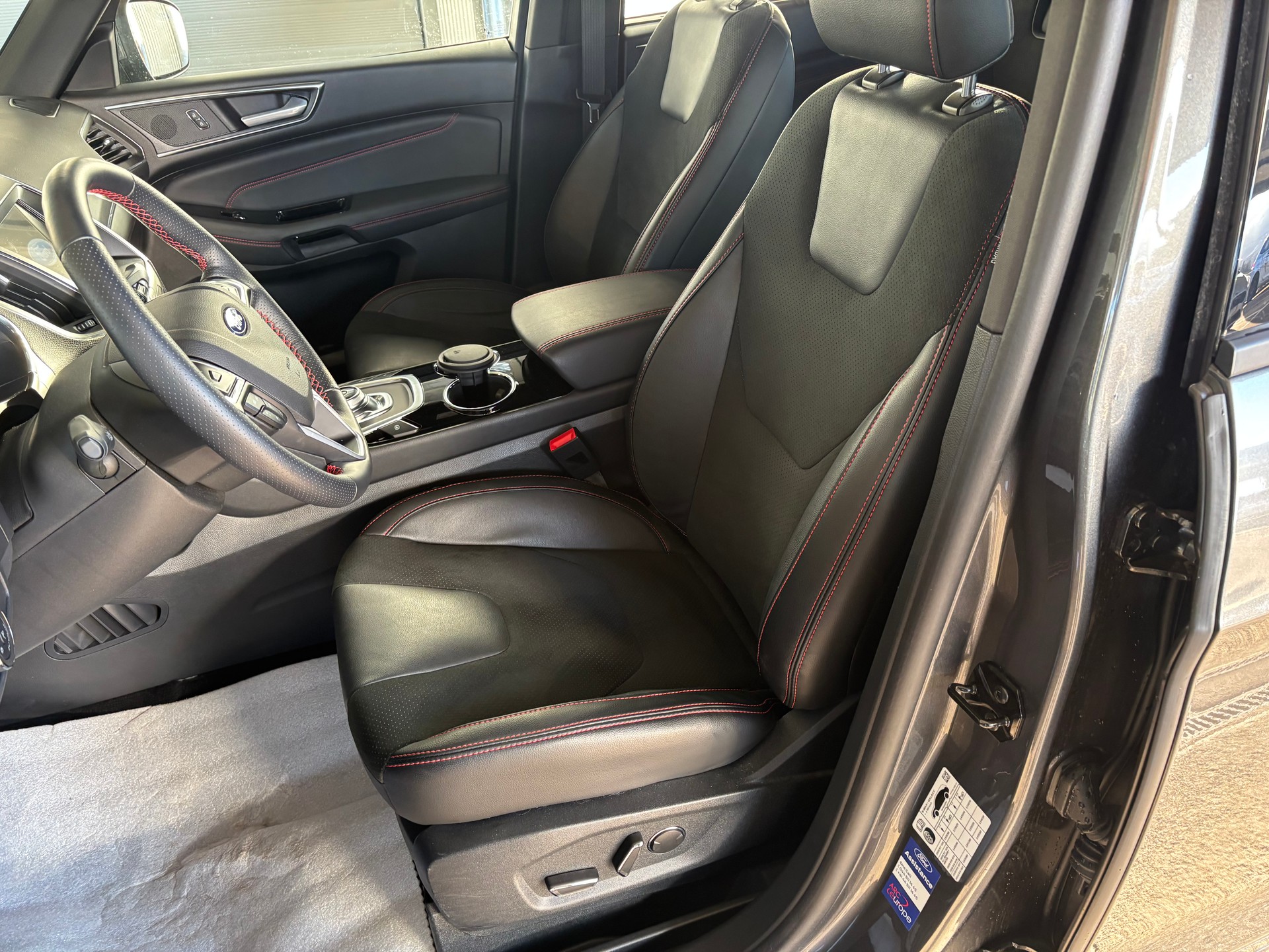 FORD S-Max 2.5 FHEV ST-Line-image-6