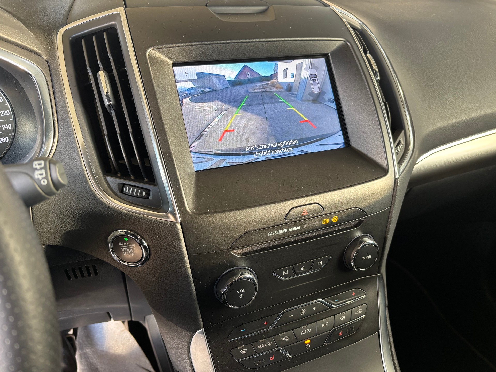 FORD S-Max 2.5 FHEV ST-Line-image-9