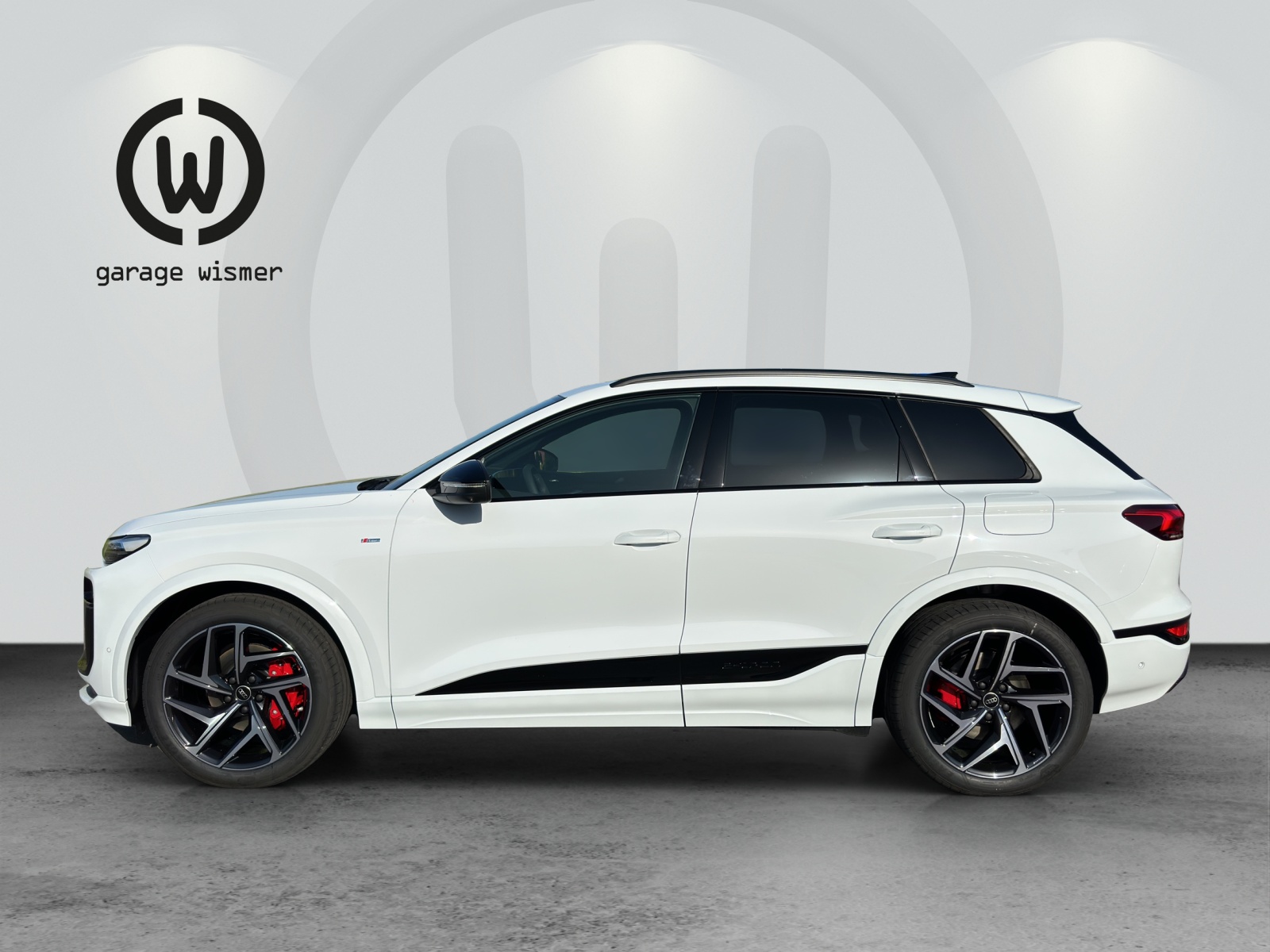 AUDI Q6 e-tron quattro-showroom-element-1