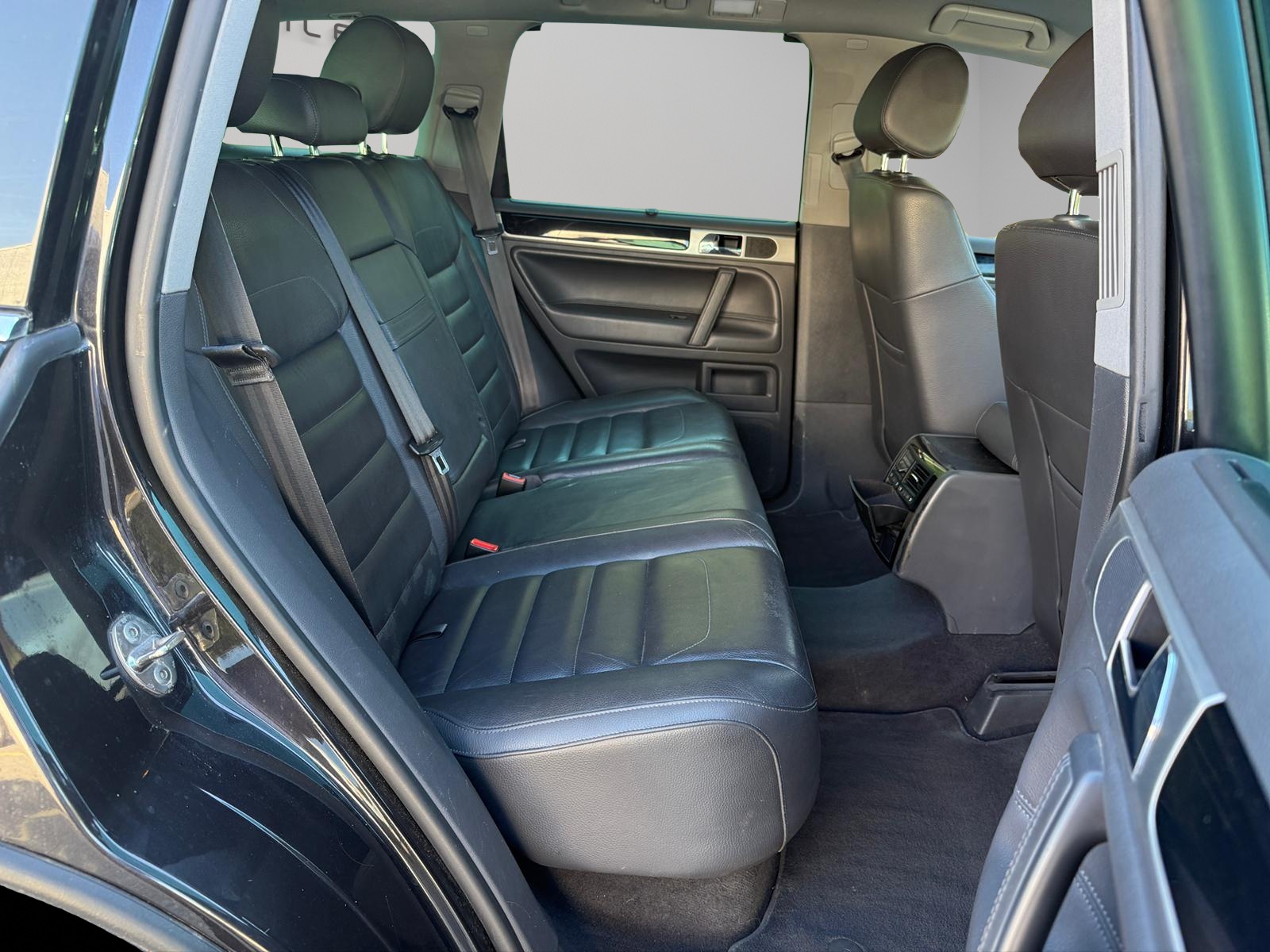VW Touareg 3.0 TDI Tiptronic-image-13