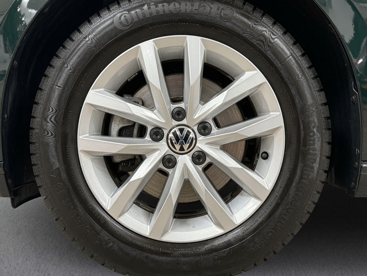 VW Passat Variant 2.0 TDI 150 Business DSG-image-6