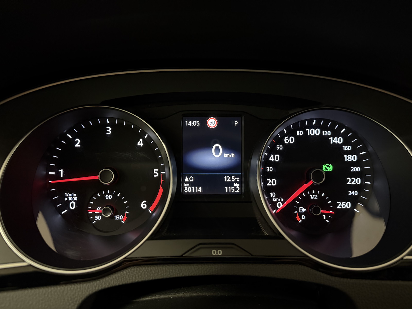 VW Passat Variant 2.0 TDI 150 Business DSG-image-14