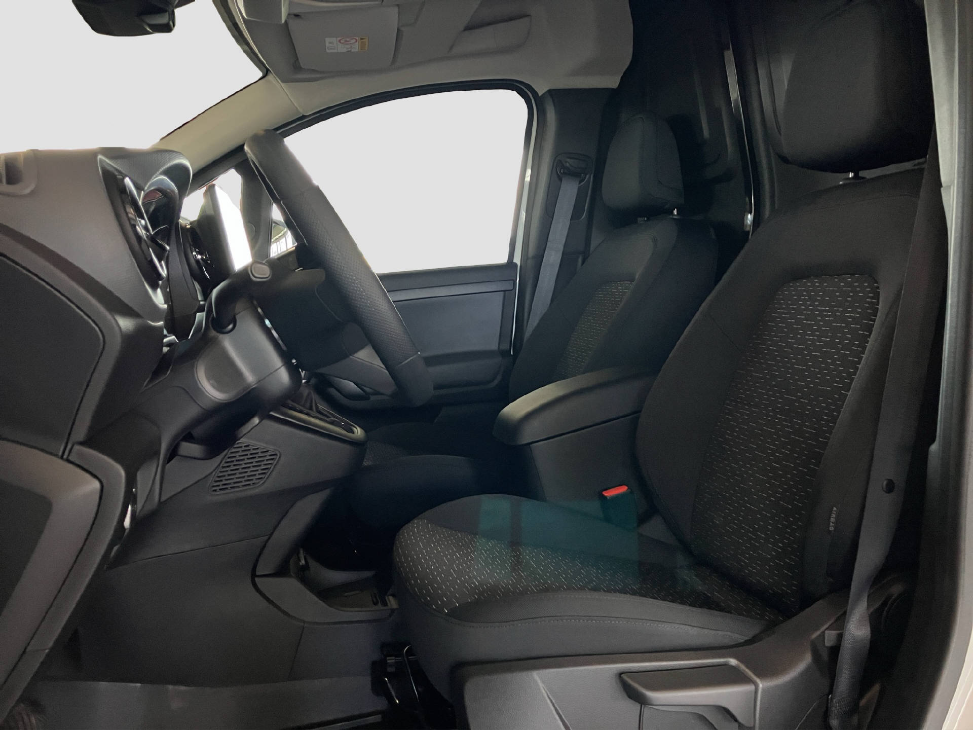 MERCEDES-BENZ eCitan Standard 2716mm S-image-12