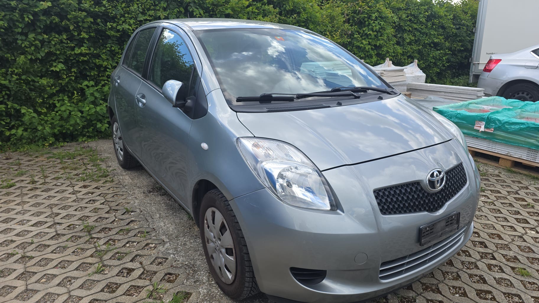 TOYOTA Yaris 1.0 Linea Luna-image-1