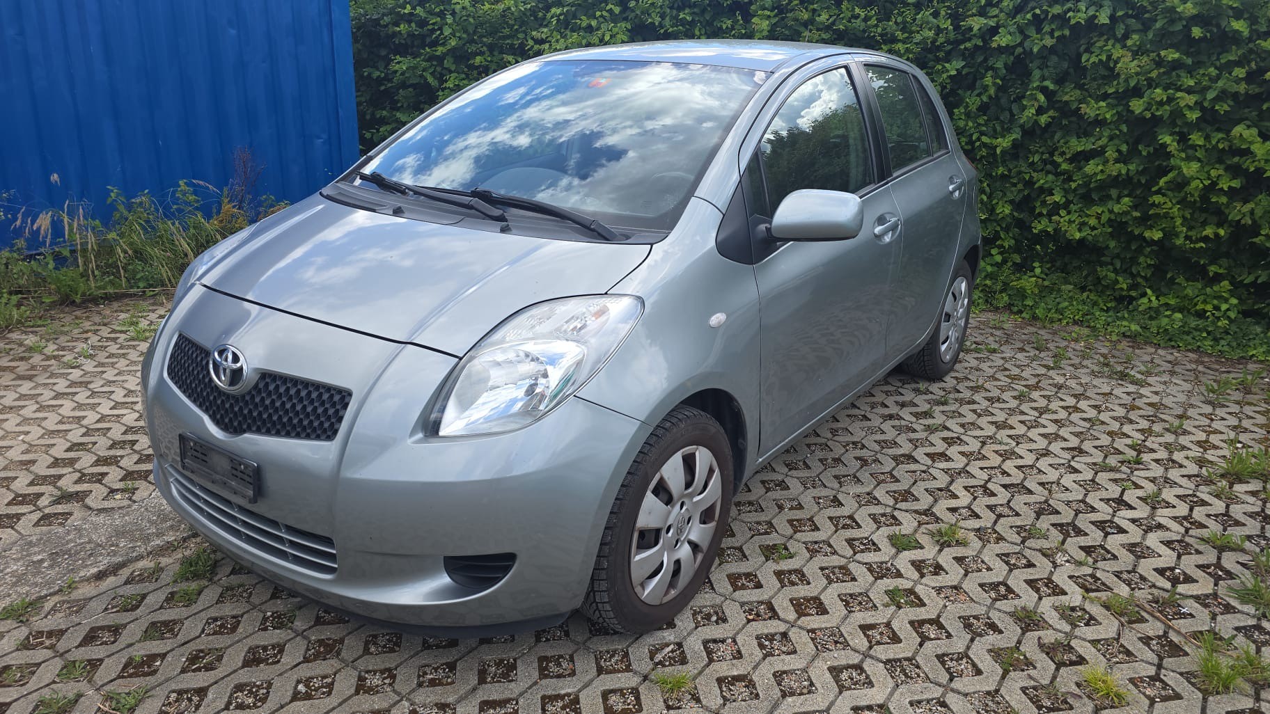 TOYOTA Yaris 1.0 Linea Luna
