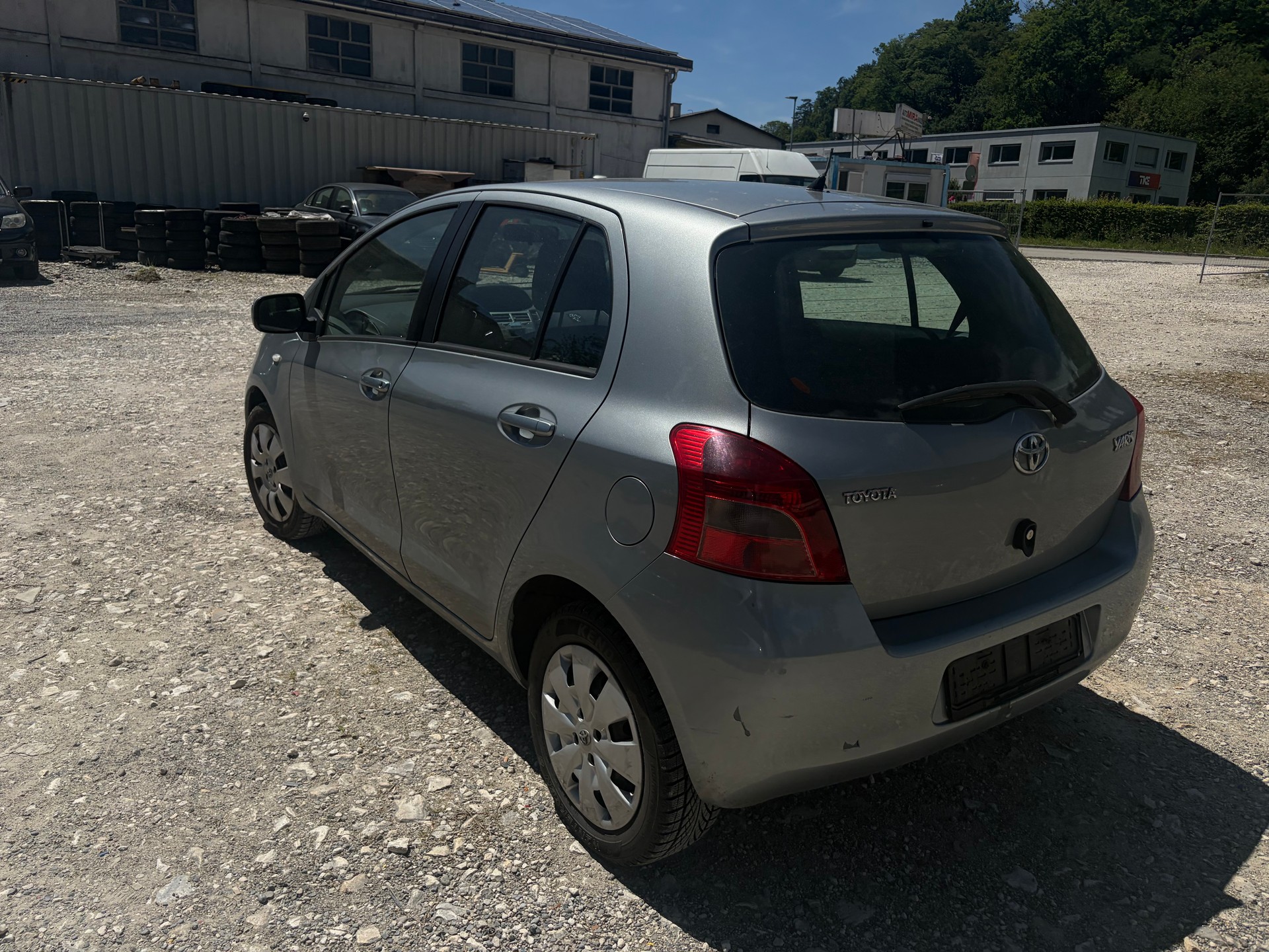 TOYOTA Yaris 1.0 Linea Luna-image-11