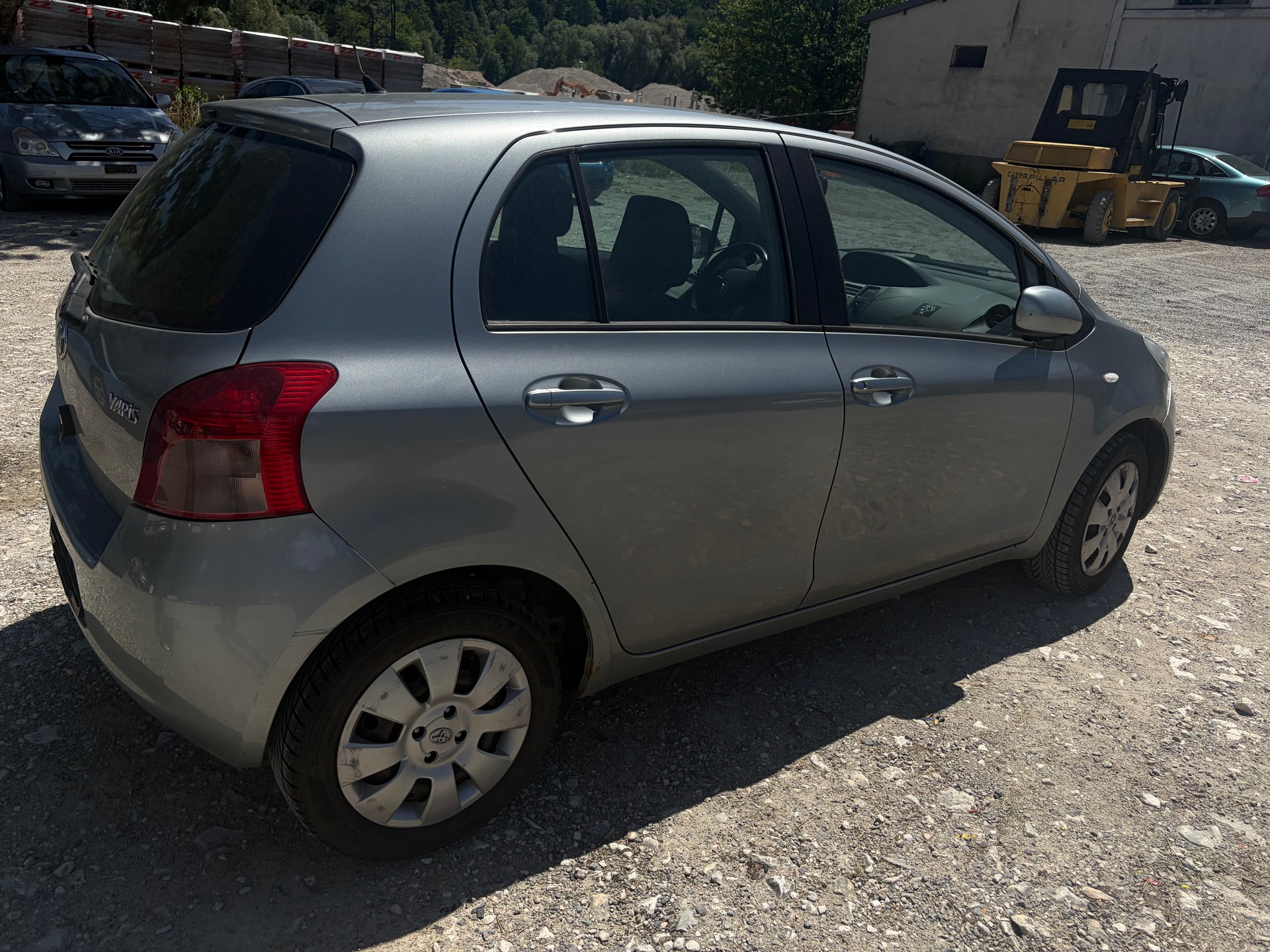 TOYOTA Yaris 1.0 Linea Luna-image-10