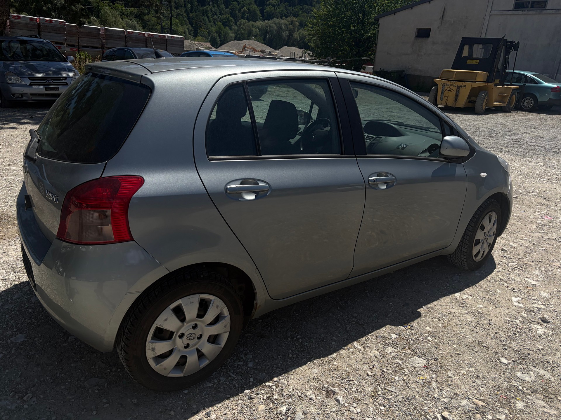 TOYOTA Yaris 1.0 Linea Luna-image-12