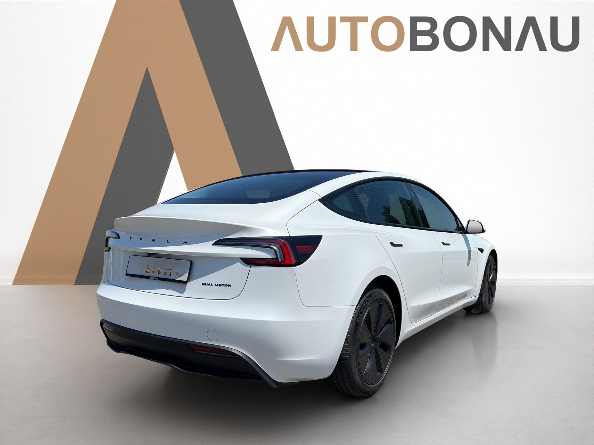 TESLA Model 3 Long Range Dual Motor AWD-image-4
