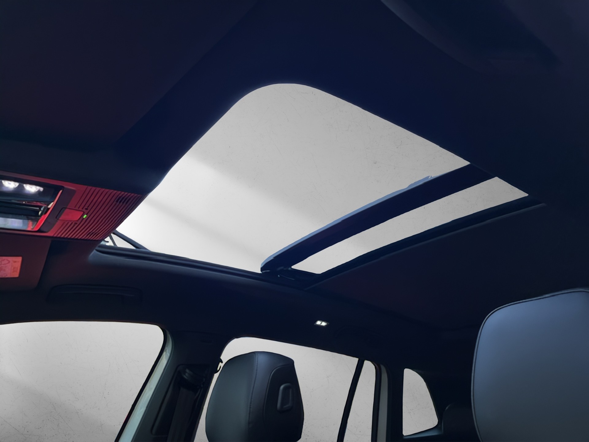 VW Tiguan 2.0 TSI DSG R-Line United 4Motion-image-4