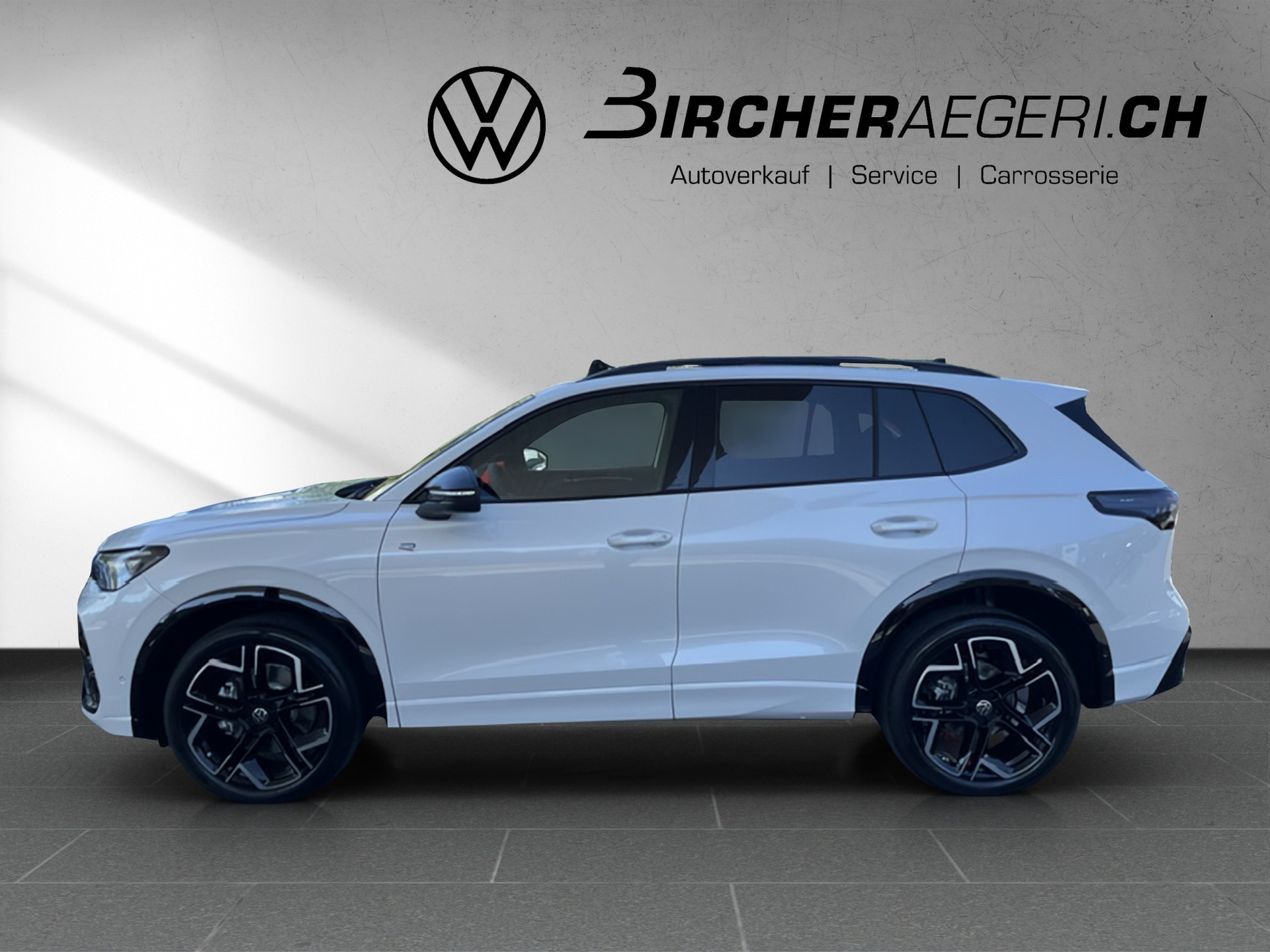 VW Tiguan 2.0 TSI DSG R-Line United 4Motion-showroom-element-1
