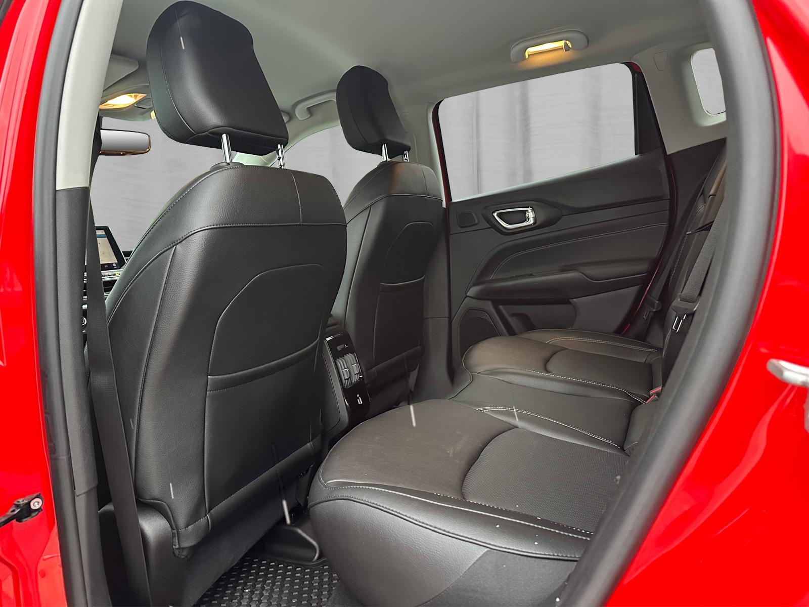 JEEP Compass 1.3 T PHEV Swiss Limited Plus AWD-image-12