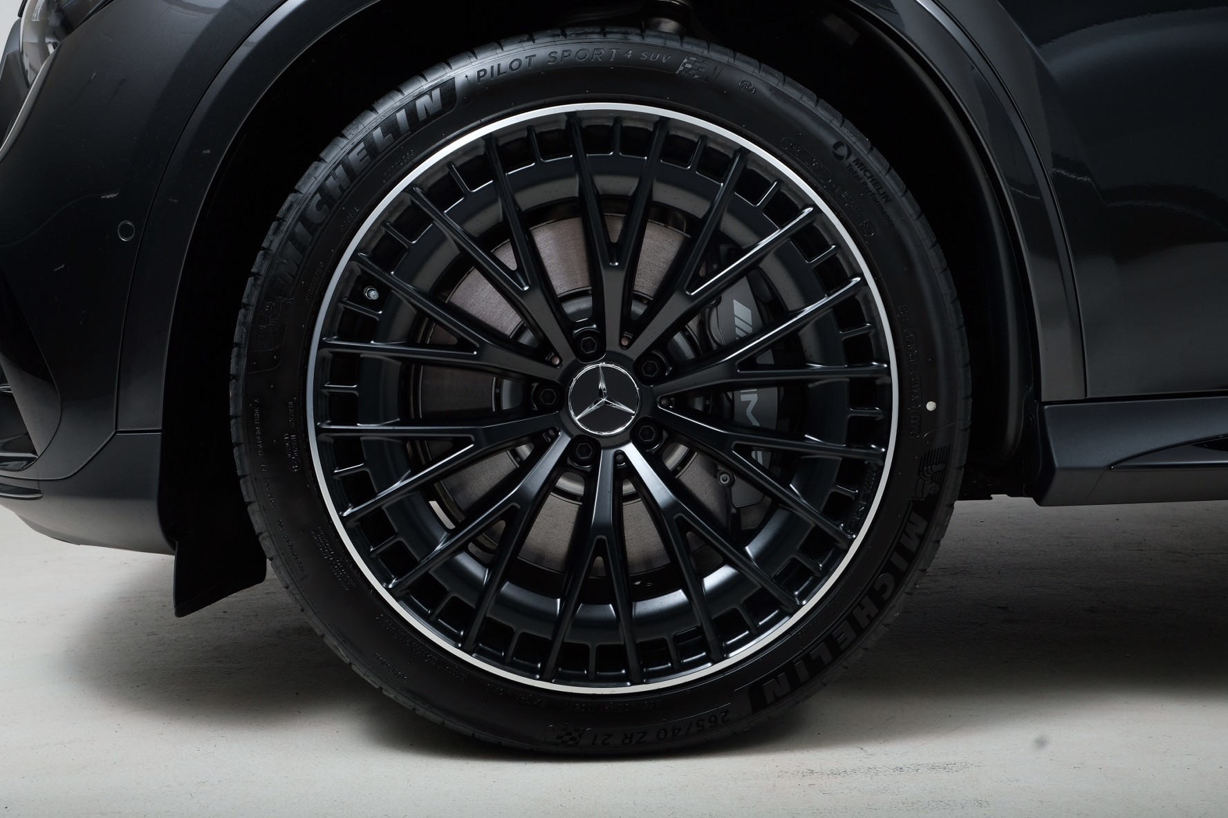 MERCEDES-BENZ GLC 53 AMG 4Matic+ 9G-Tronic-showroom-element-3