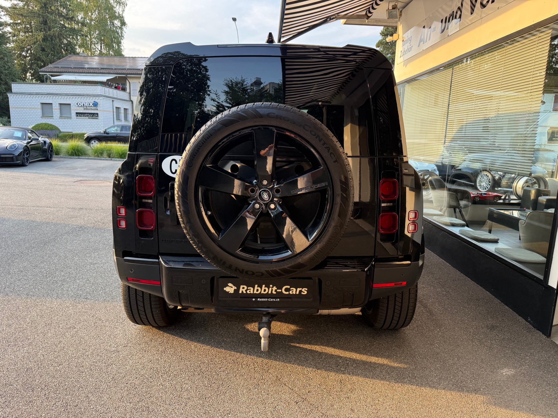 LAND ROVER Defender 110 D240 SD4 HSE AT8-image-4