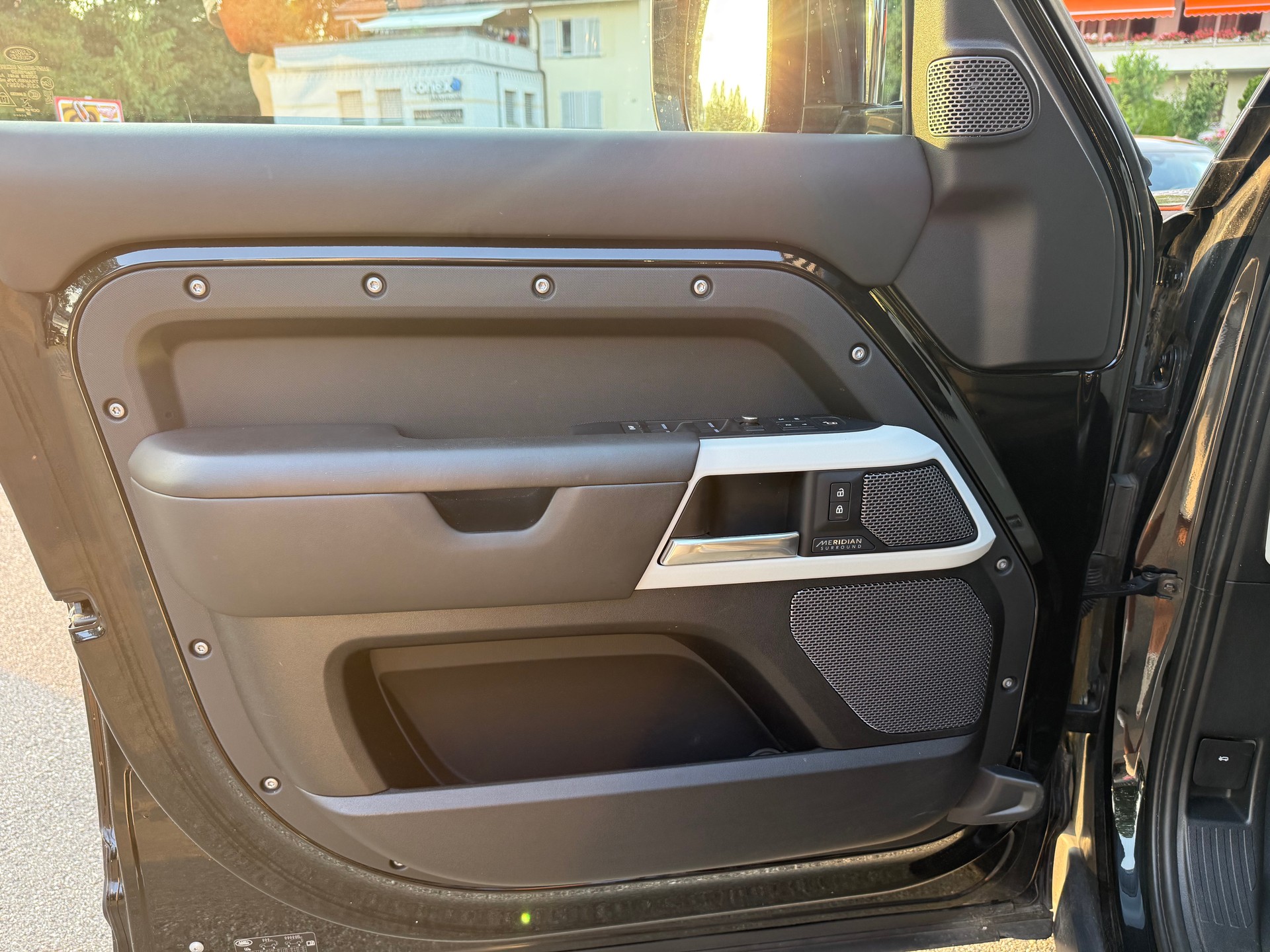 LAND ROVER Defender 110 D240 SD4 HSE AT8-image-8