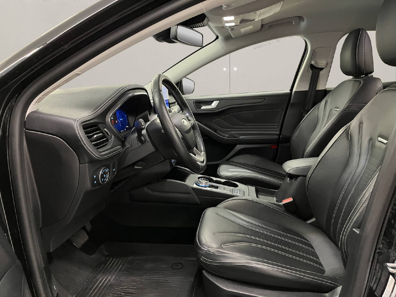 FORD Focus Station Wagon 2.0 EcoBlue 150 Vignale-image-4