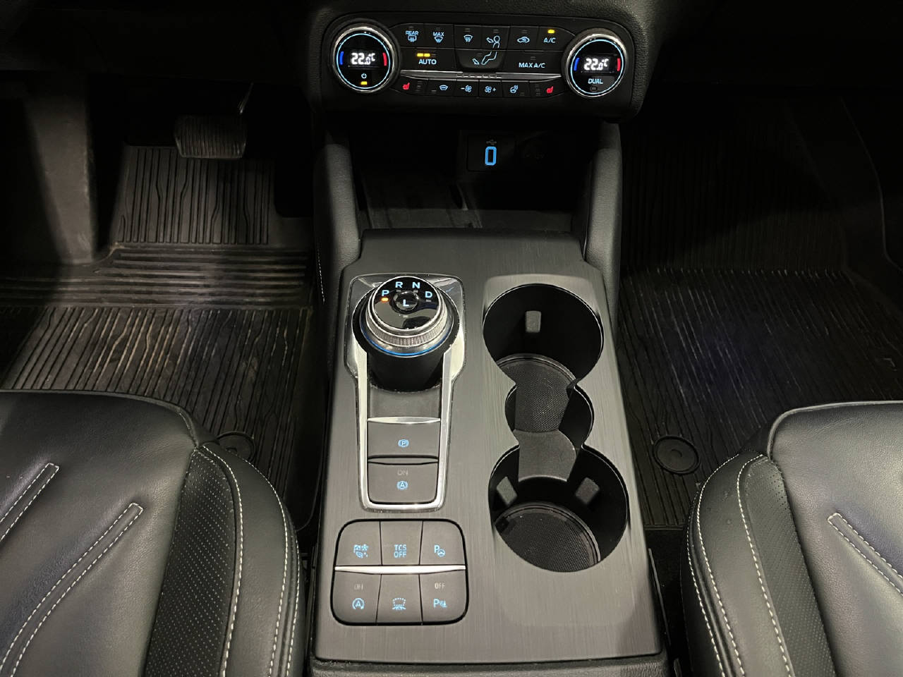 FORD Focus Station Wagon 2.0 EcoBlue 150 Vignale-image-9