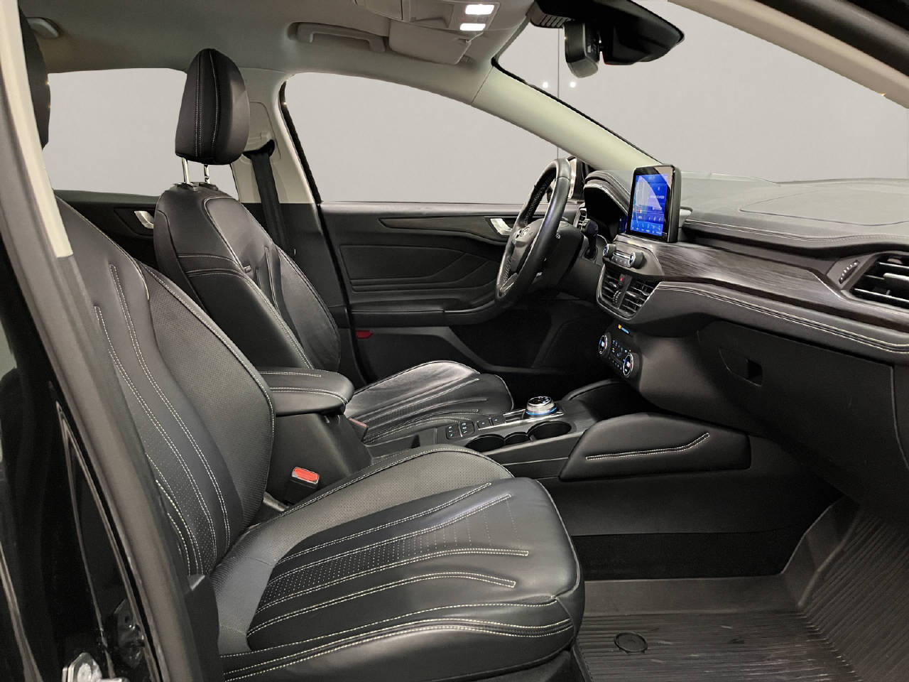 FORD Focus Station Wagon 2.0 EcoBlue 150 Vignale-image-10