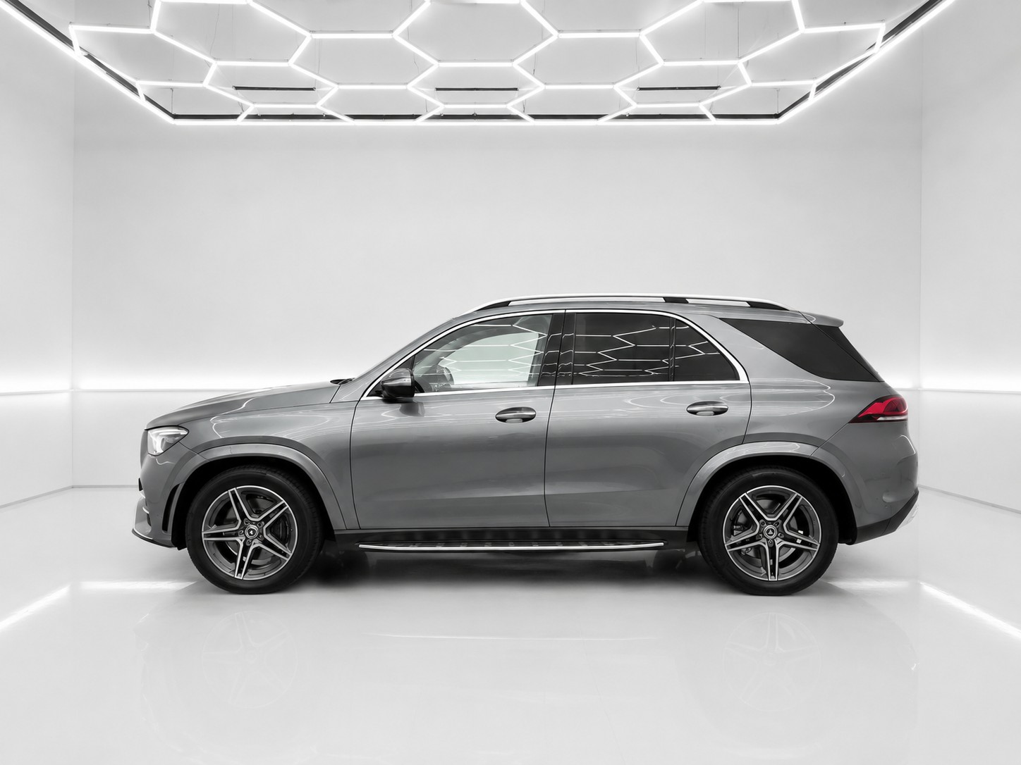 MERCEDES-BENZ GLE 450 4Matic AMG Line 9G-Tronic-showroom-element-1
