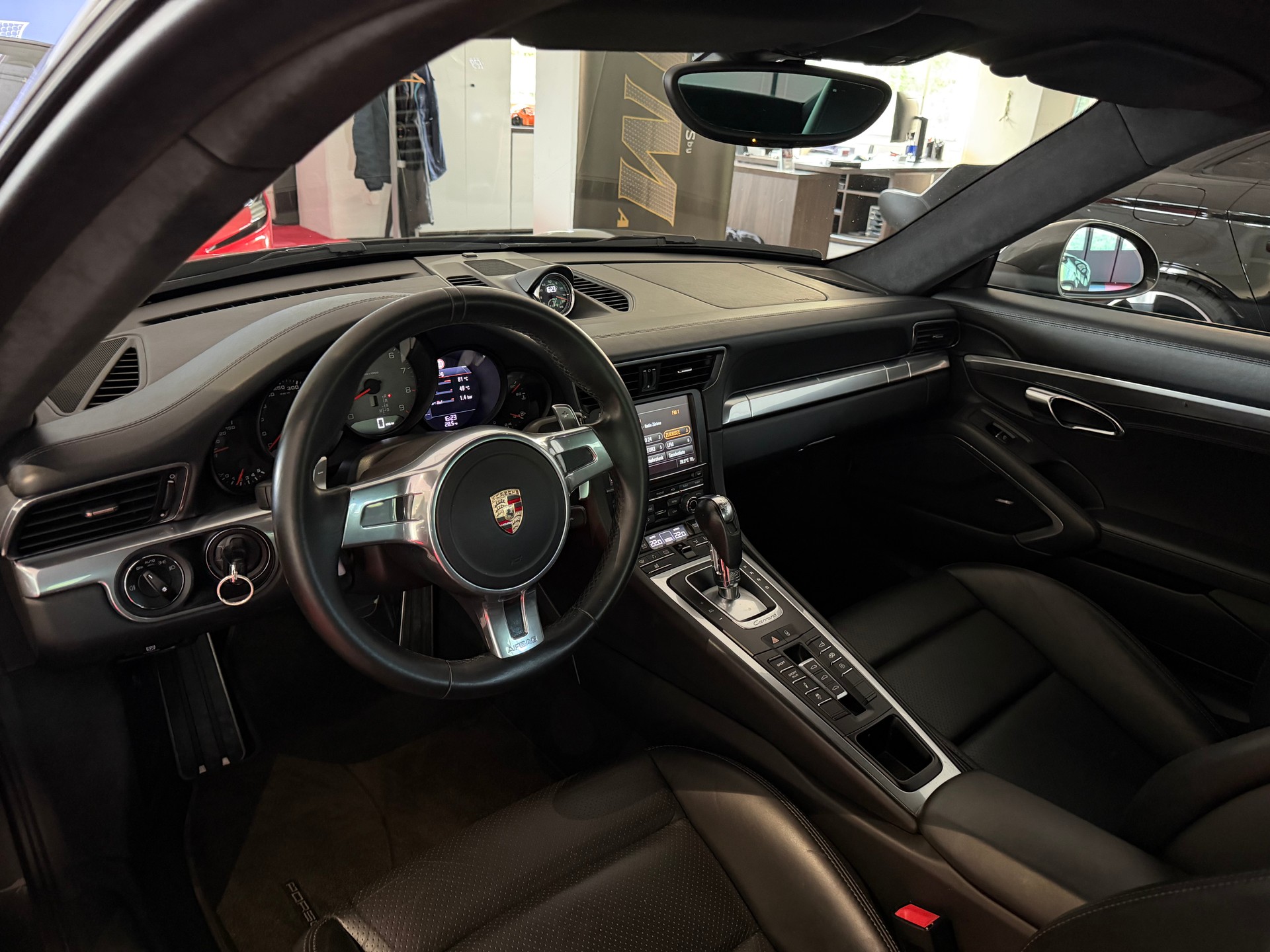 PORSCHE 911 Carrera S-image-7