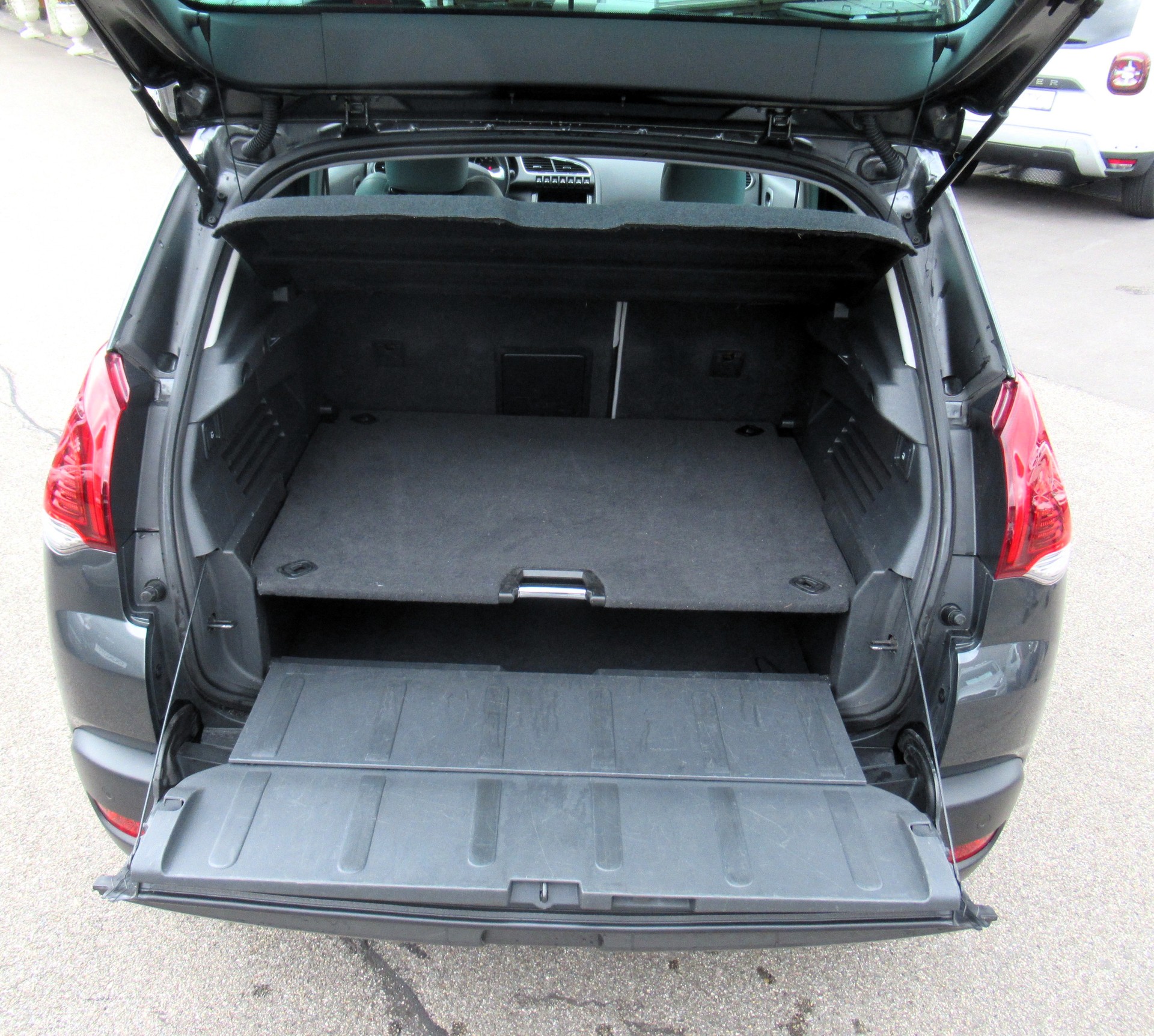 PEUGEOT 3008 1.2 Pure Tech Féline-image-5