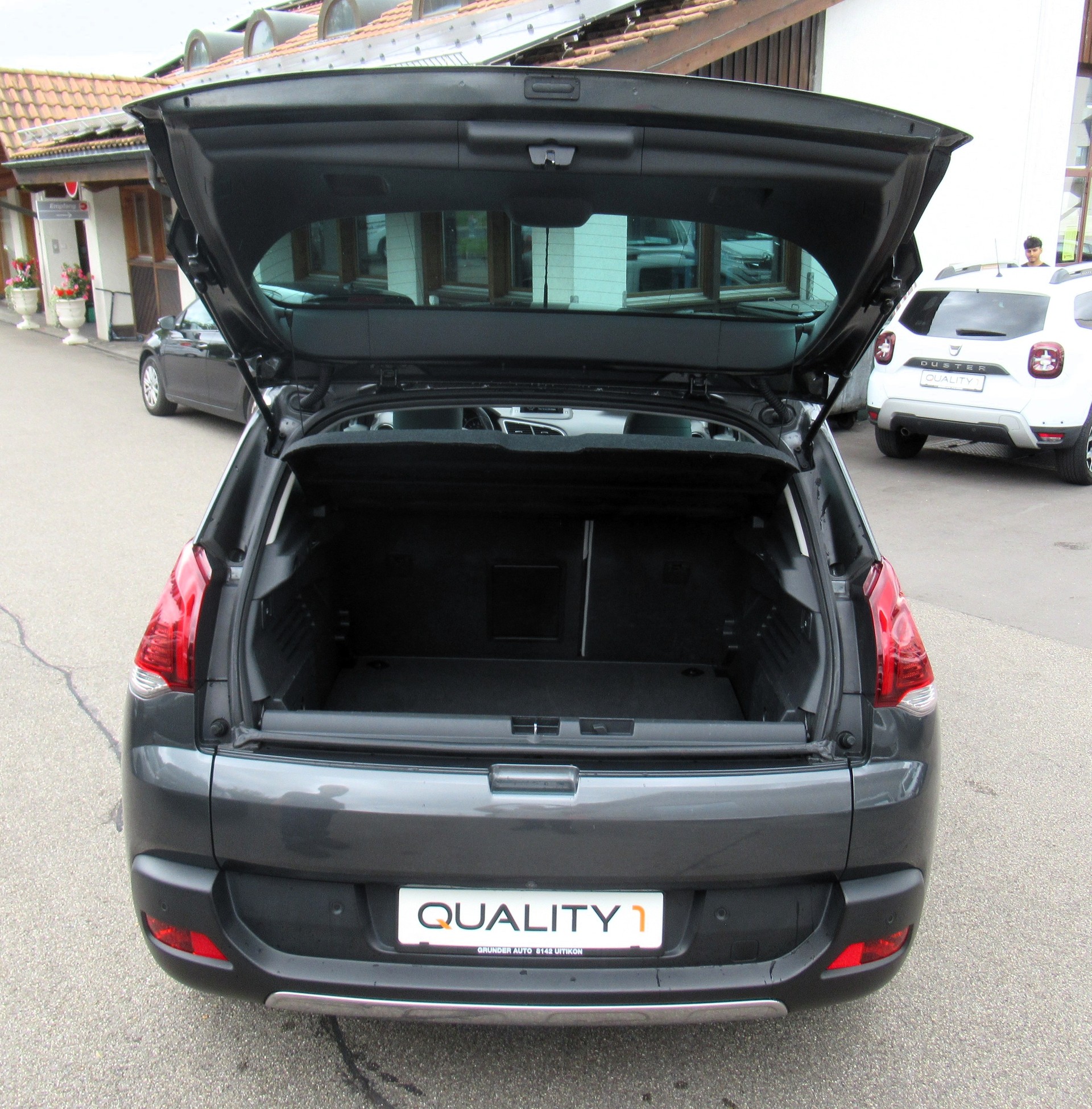 PEUGEOT 3008 1.2 Pure Tech Féline-image-4