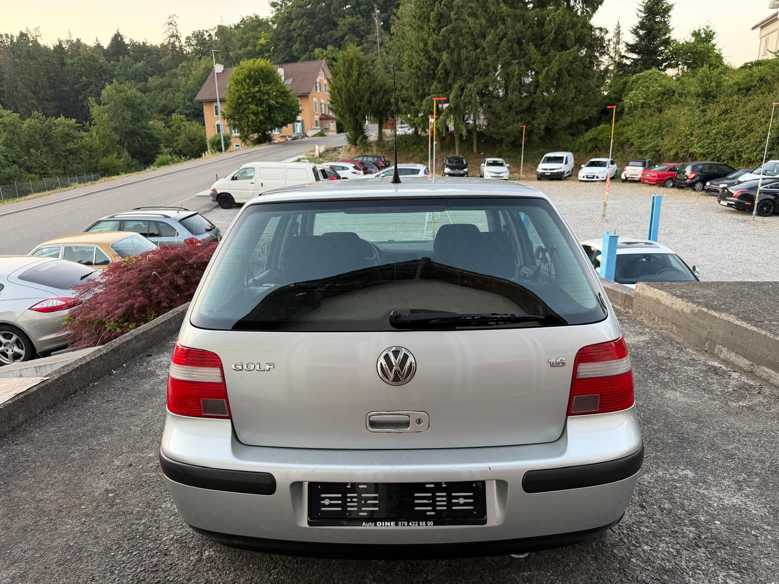 VW Golf 1.6 Comfortline Generation Automatic-image-5