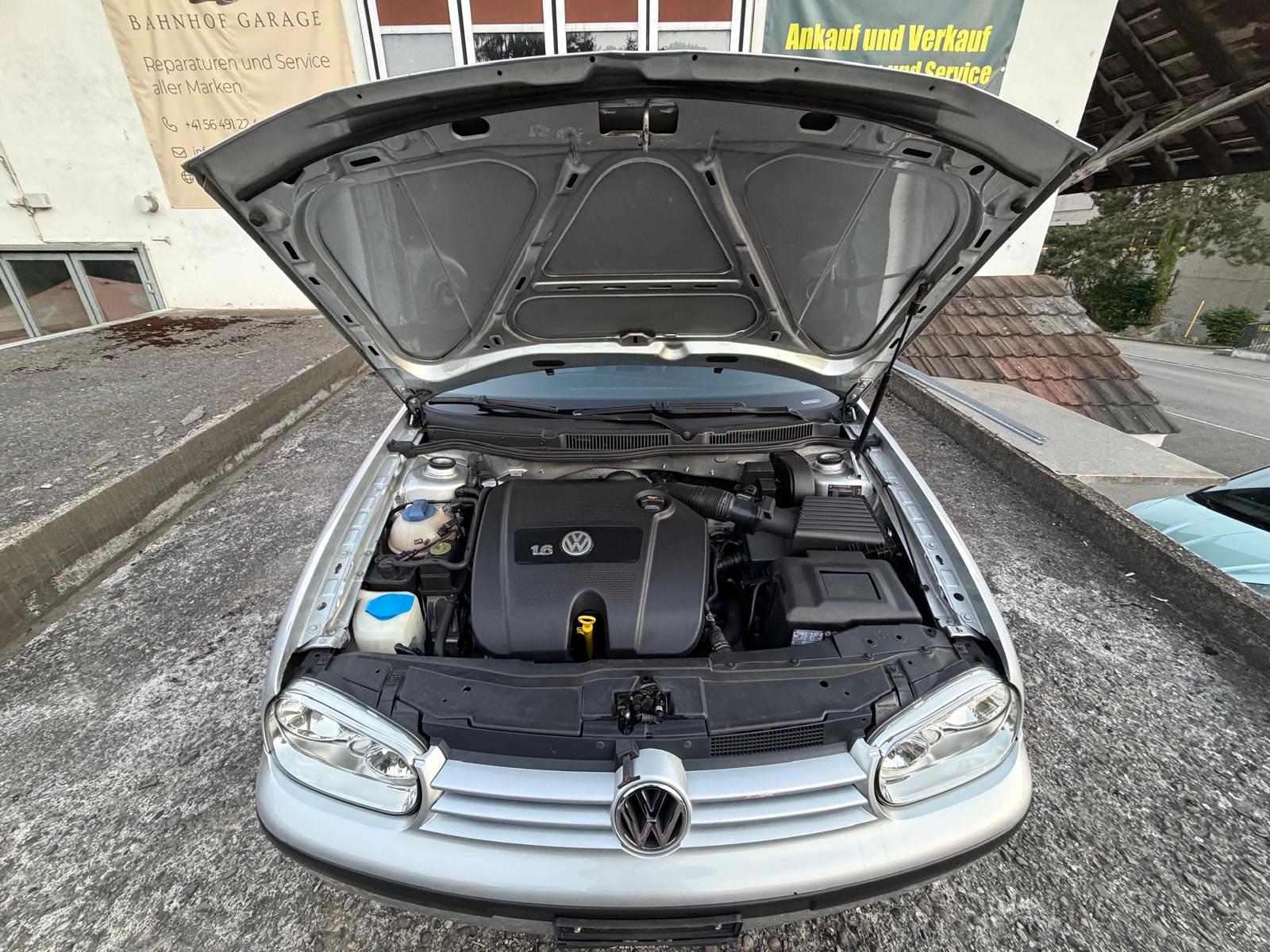 VW Golf 1.6 Comfortline Generation Automatic-image-8
