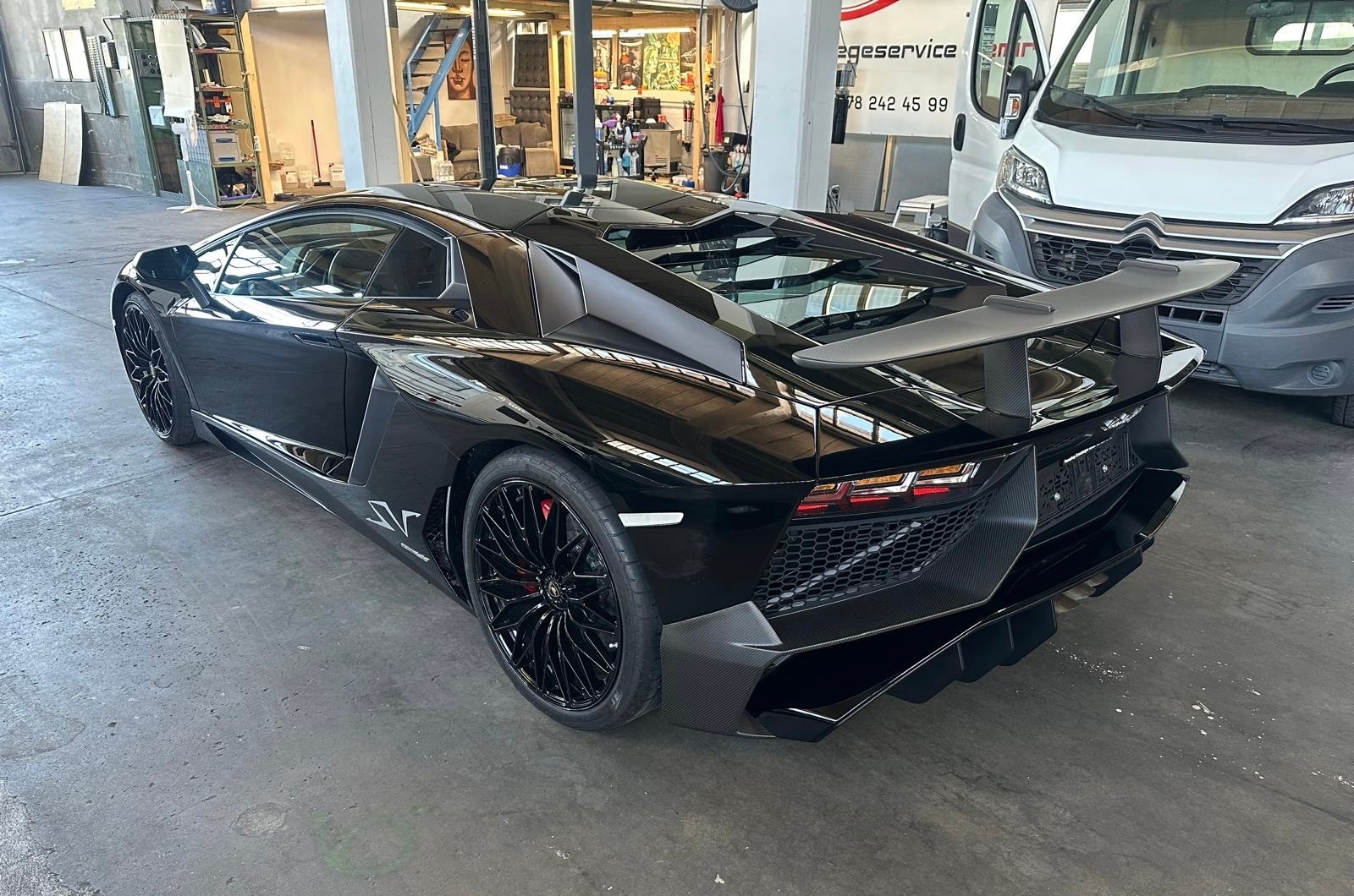 LAMBORGHINI Aventador LP750-4 Superveloce Coupé E-Gear-showroom-element-2