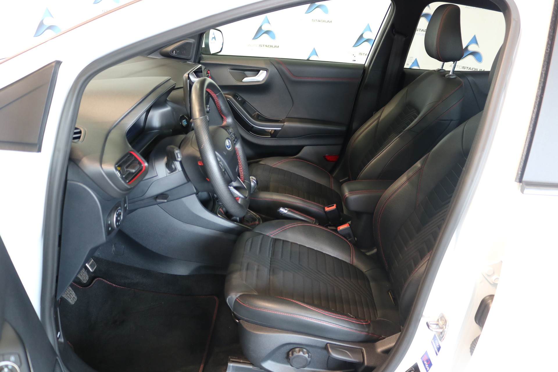 FORD Puma 1.0 MHEV ST-Line X-showroom-element-3