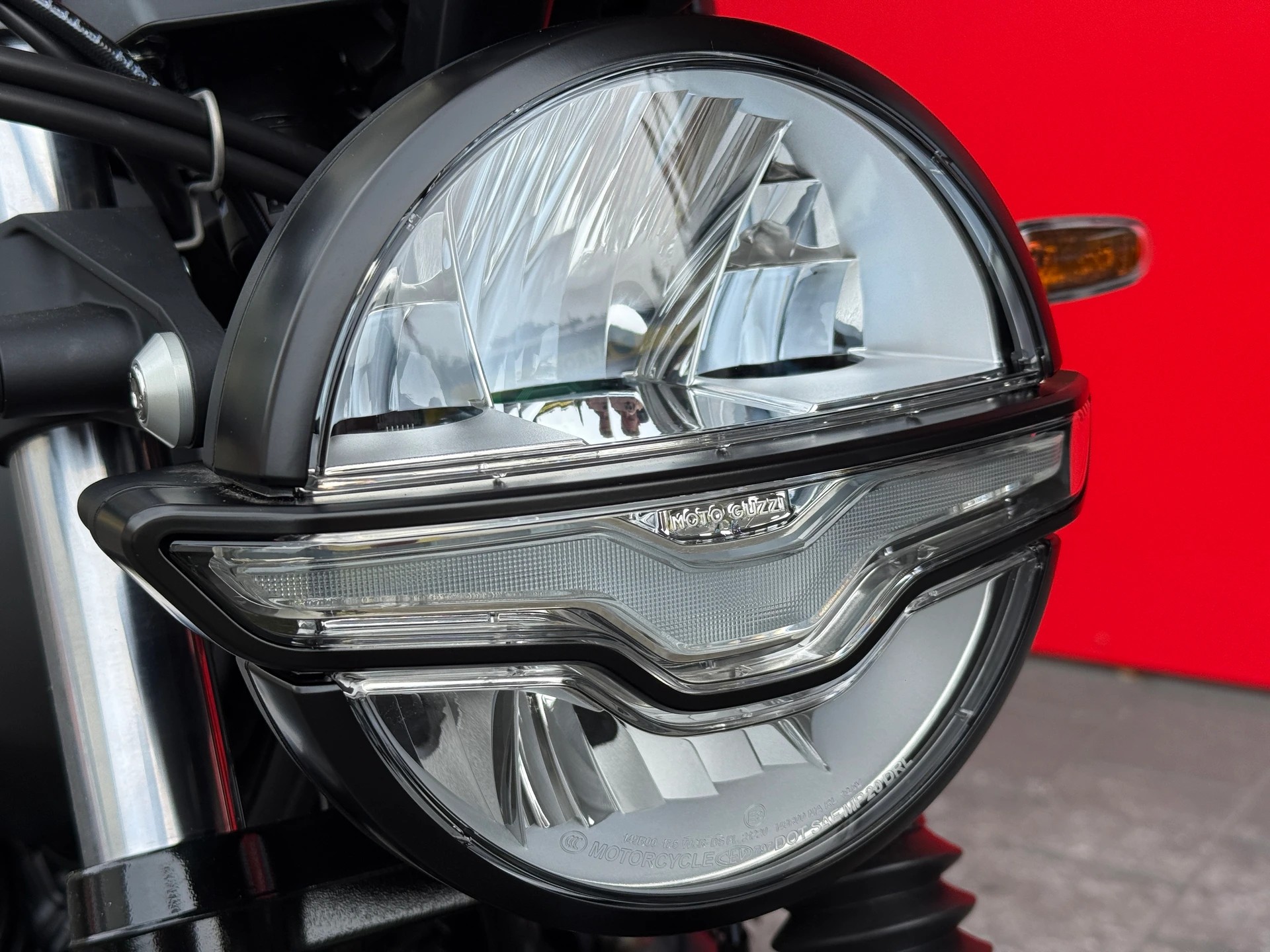 MOTO GUZZI V7 IV 850 Stone-image-6