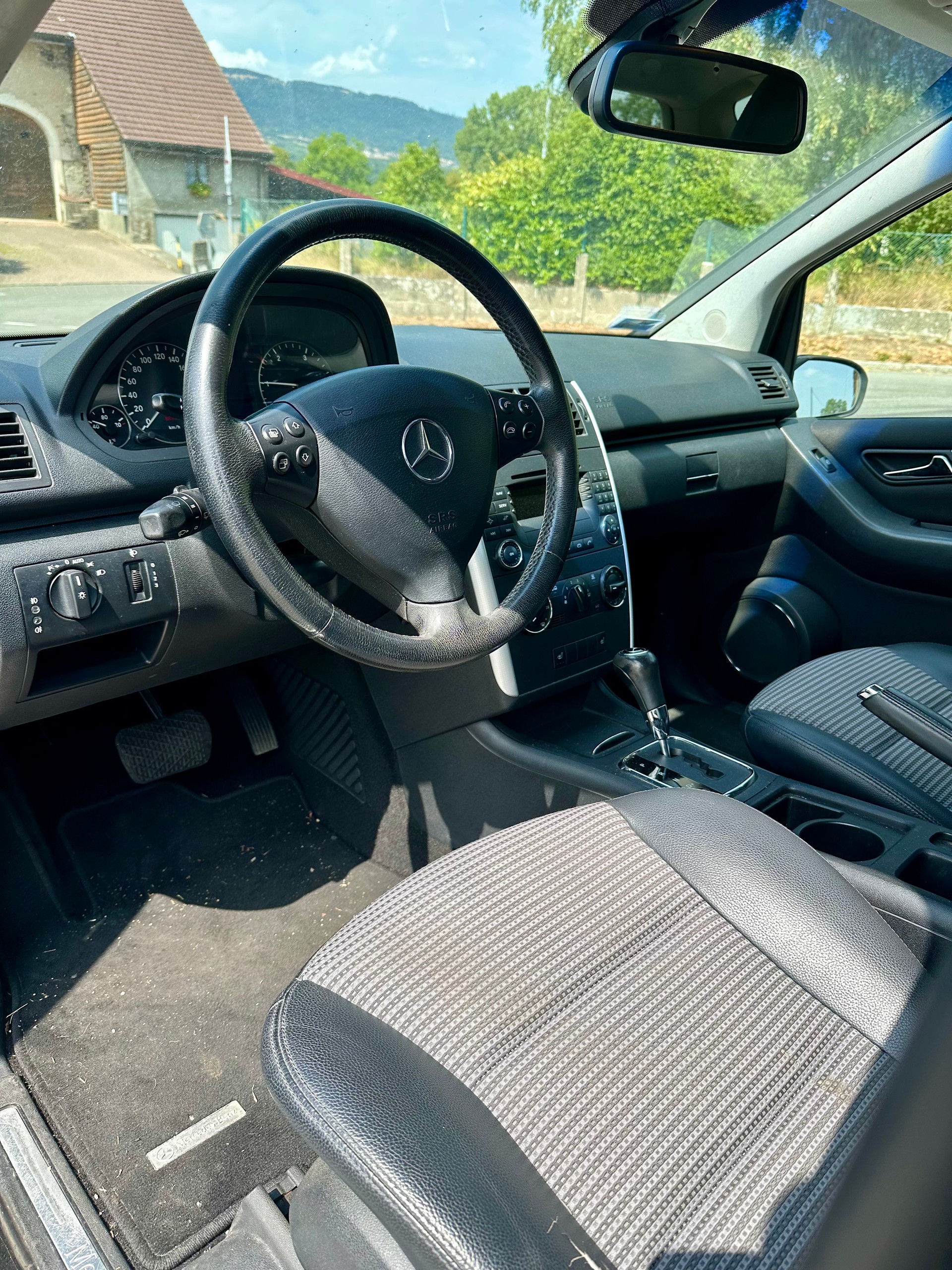 MERCEDES-BENZ A 180 CDI Elégance Edition A-image-9