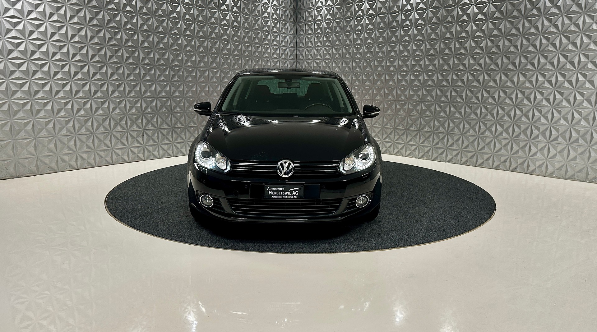 VW Golf 1.4 TSI Highline DSG-showroom-element-1