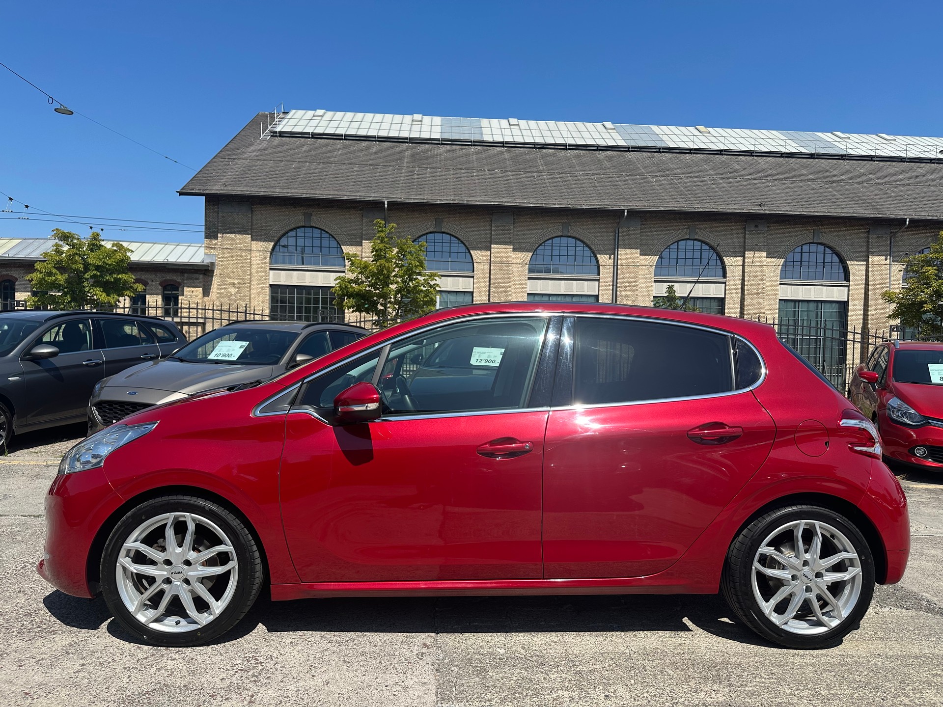 PEUGEOT 208 1.6 VTI Allure Automatik-showroom-element-3