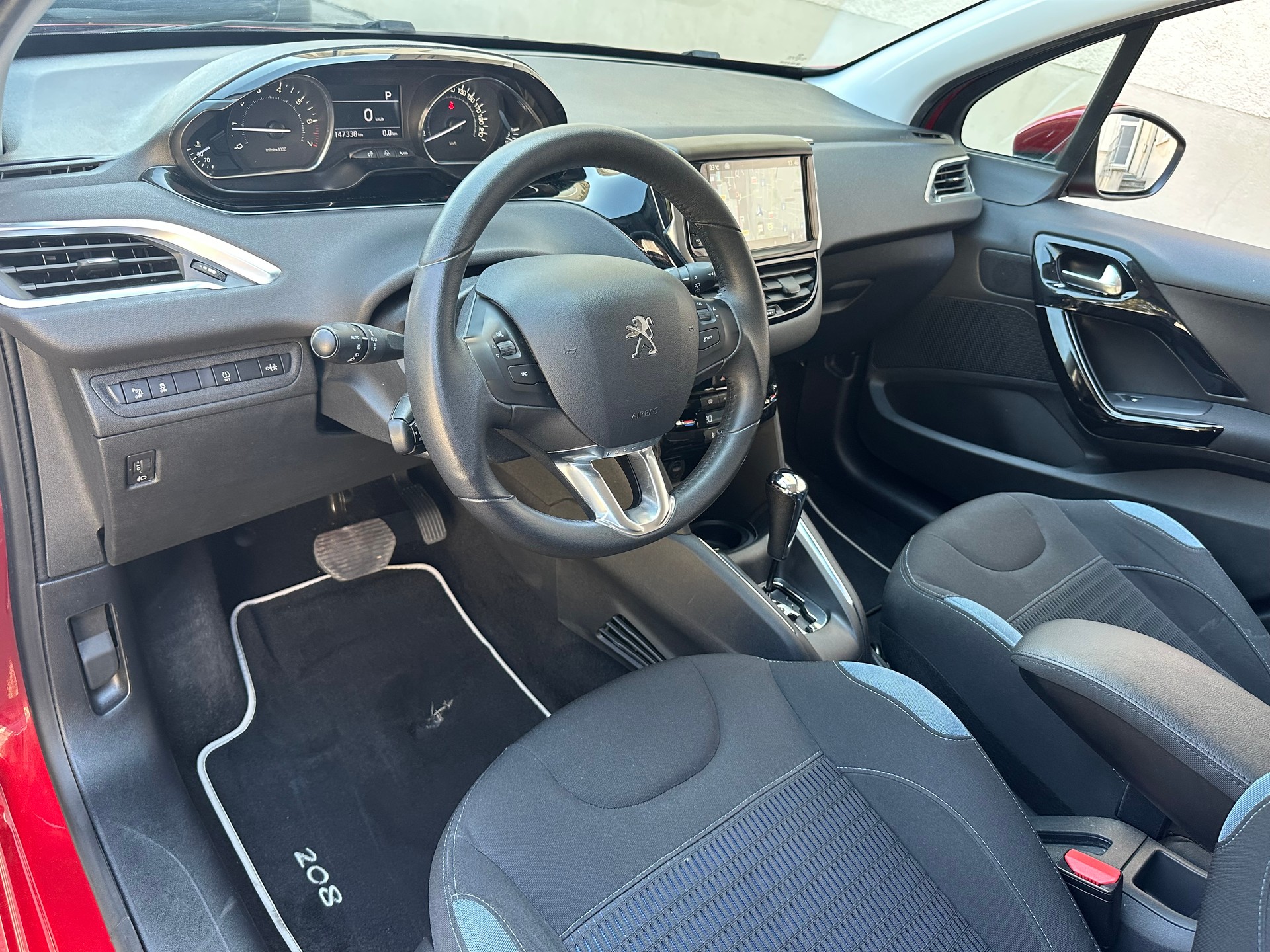 PEUGEOT 208 1.6 VTI Allure Automatik-image-9