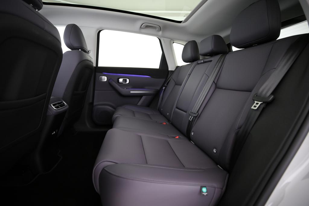 LEAPMOTOR C10 1.5 REEV Design-image-7